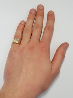 1.00 Carat Round White Diamond 18 KT Yellow Gold Men's Bespoke Signet Ring