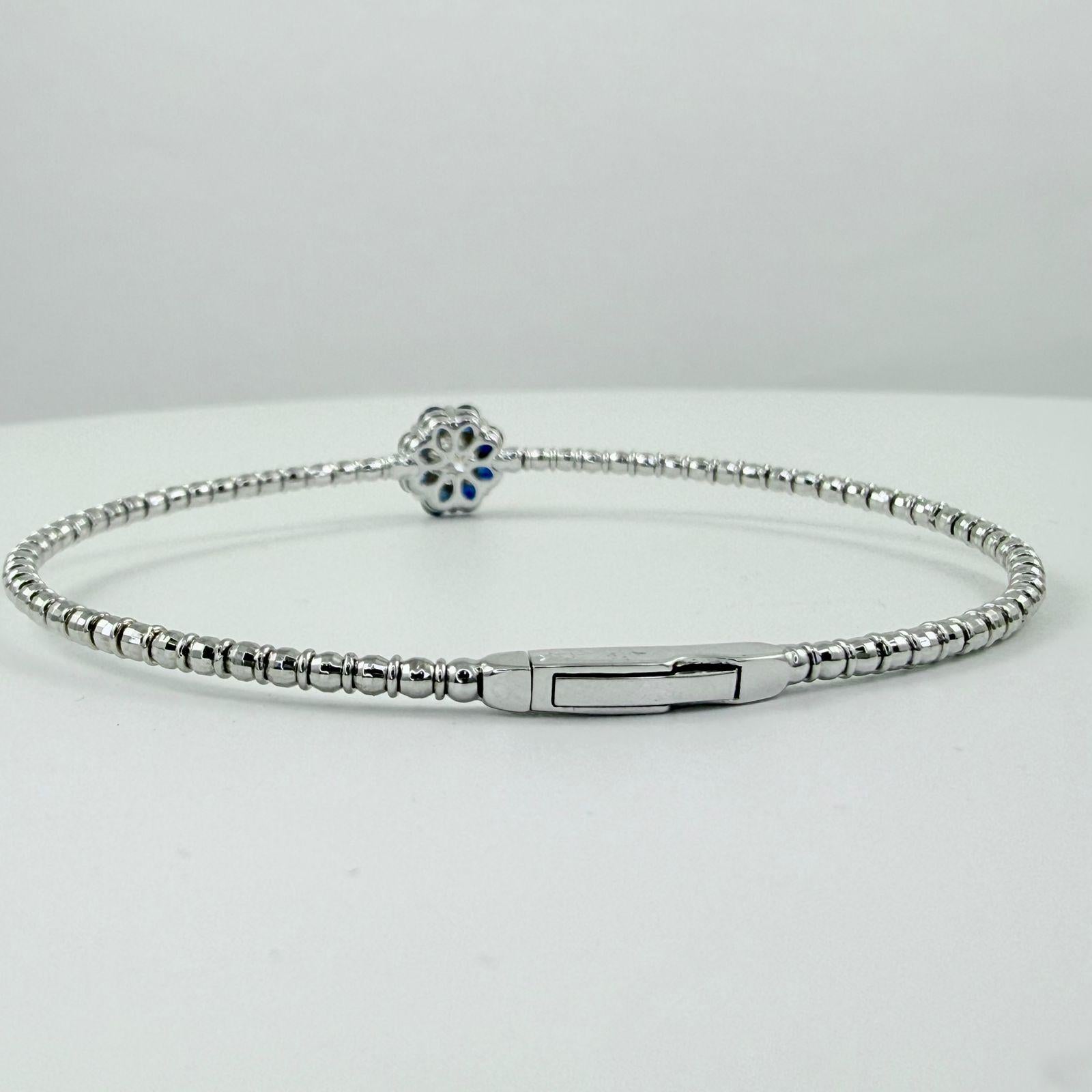Brazalete flexible con racimo de zafiros y diamantes de 1,00 quilates en oro blanco de 14 quilates Corte redondo en venta
