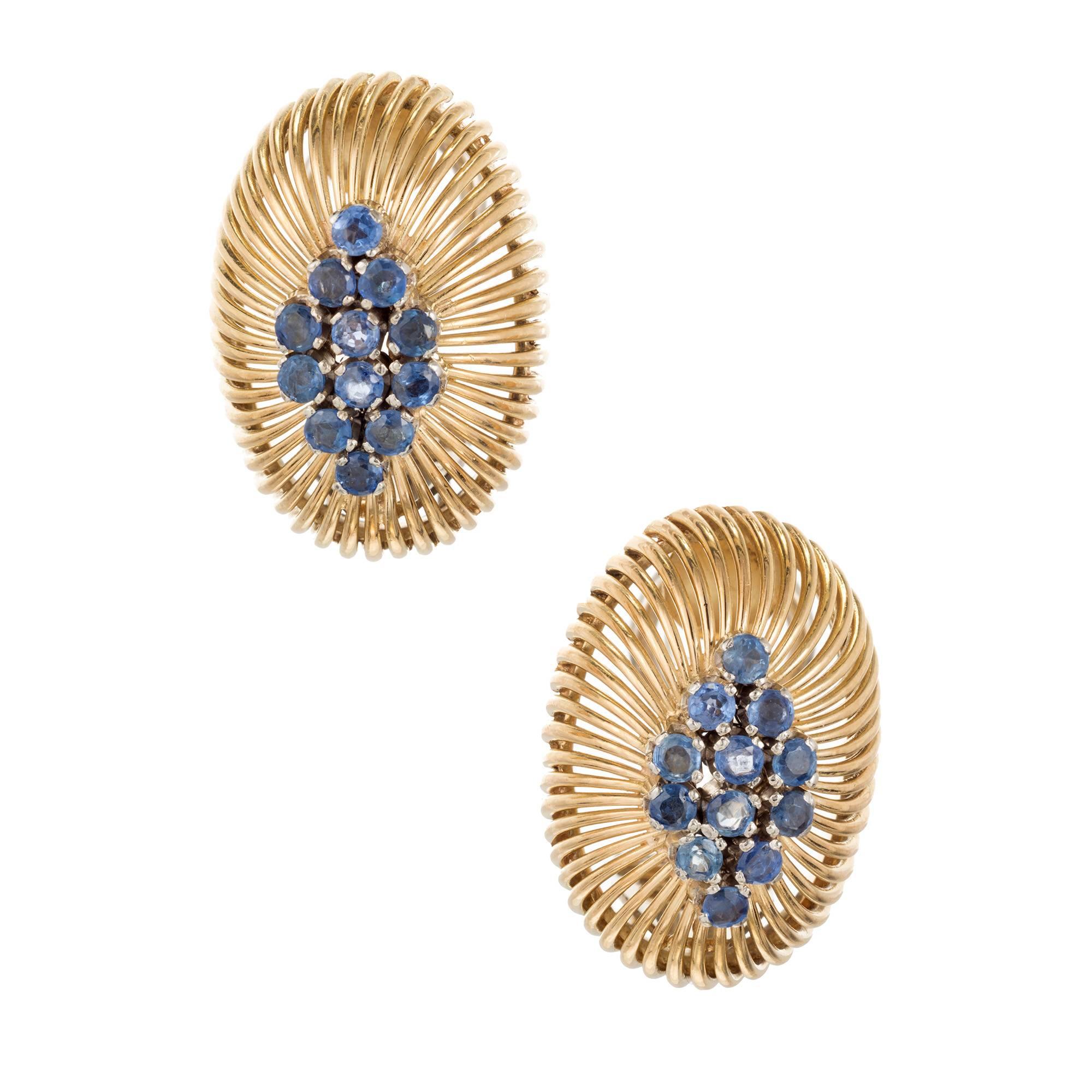 1.00 Carat Sapphire Midcentury Gold Earrings For Sale