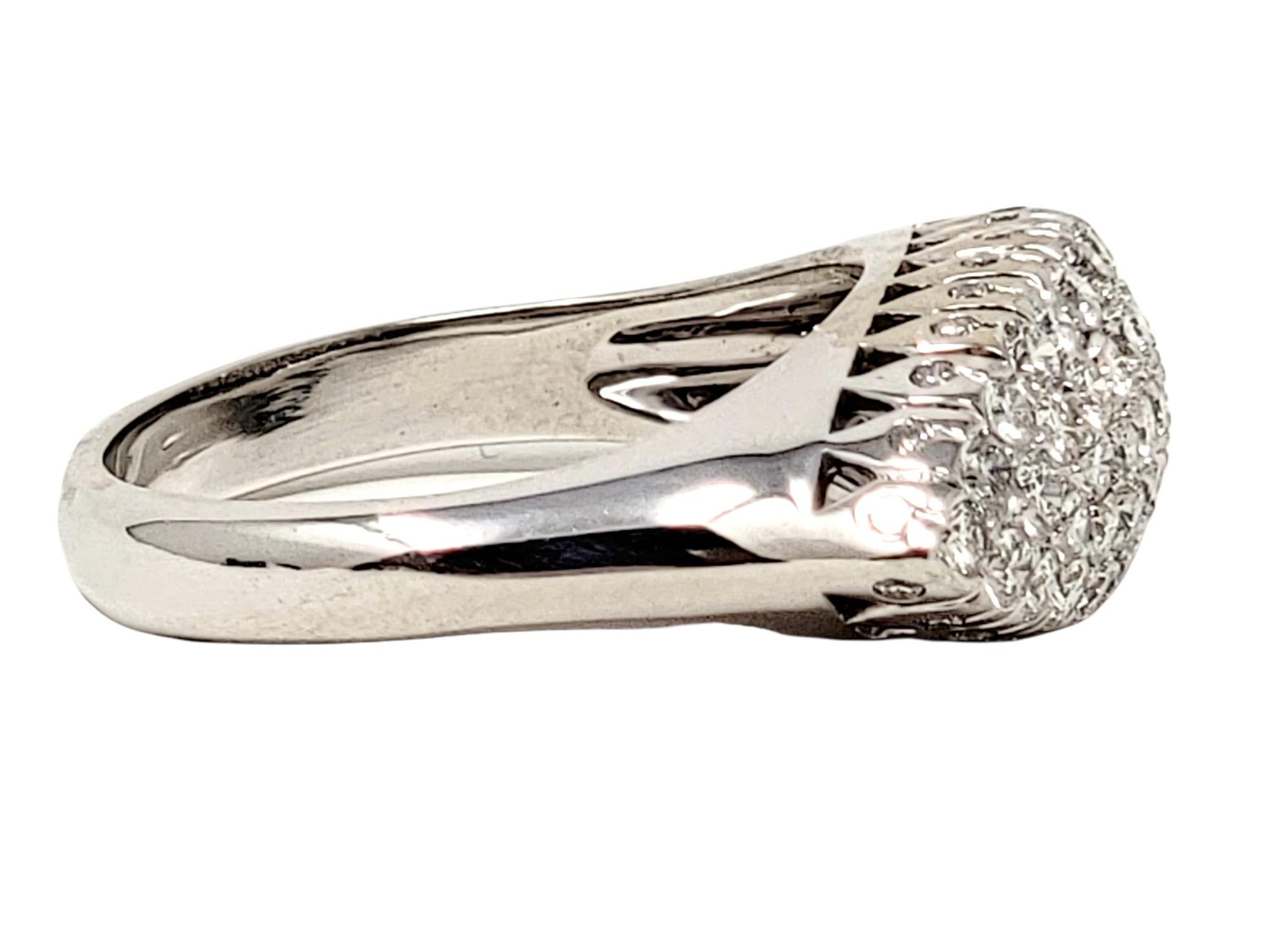 1,00 carati totali di diamante rotondo brillante con pavé e anello a forma di marchesa E-F / VS In condizioni buone in vendita a Scottsdale, AZ