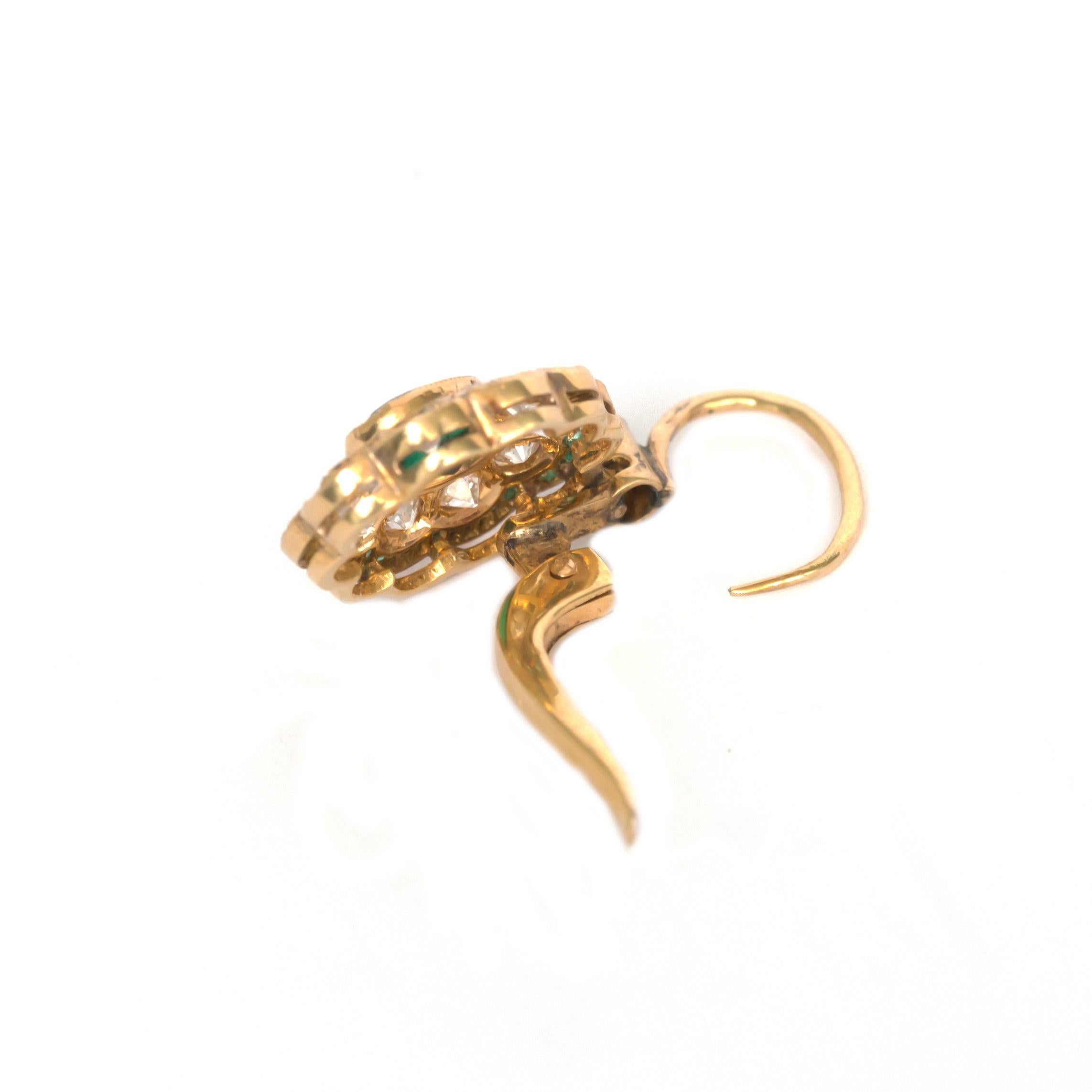 Edwardian 1.00 Carat Total Weight Deep Green Yellow Gold  Earring For Sale