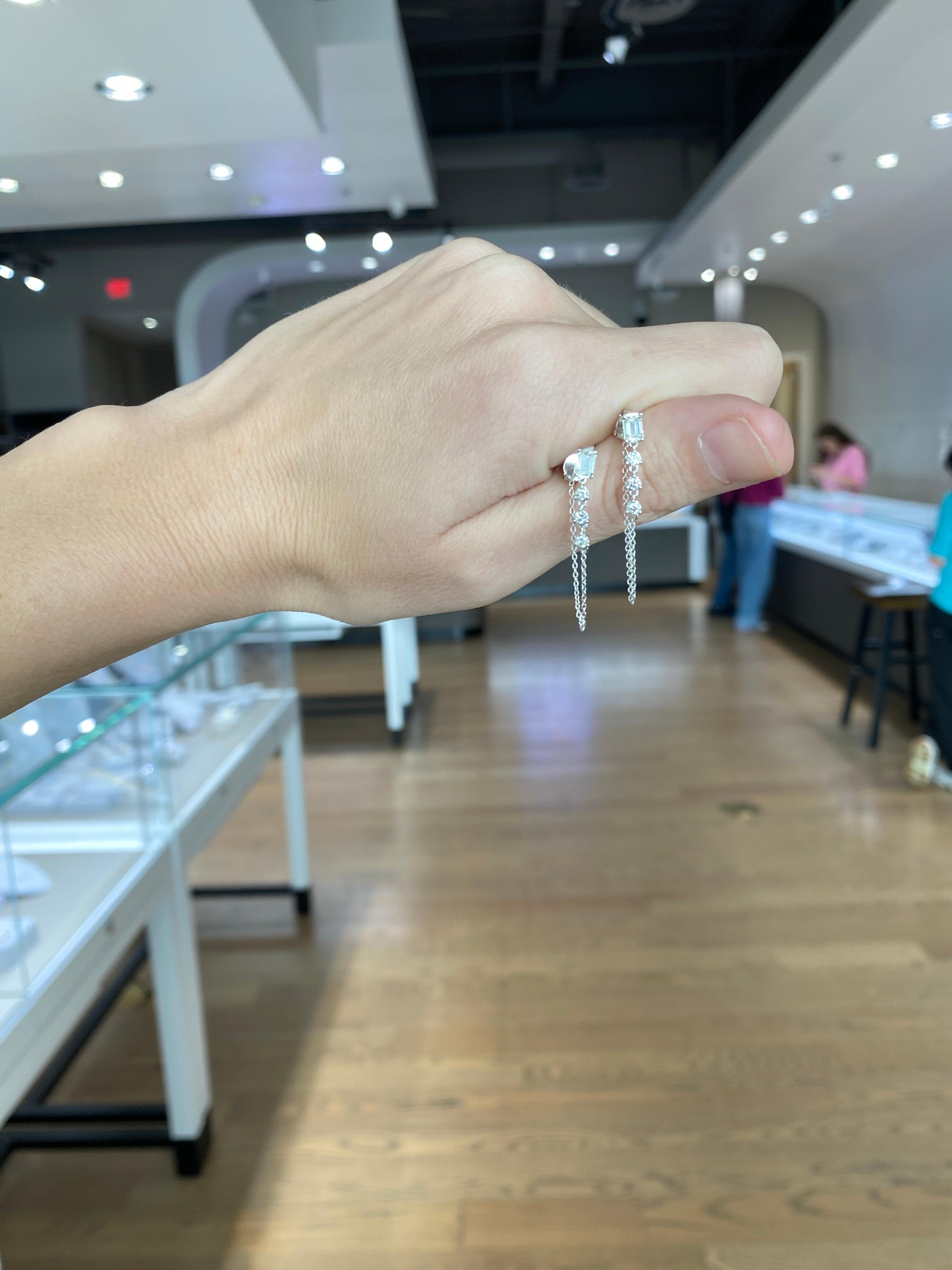 Boucles d'oreilles pendantes en émeraude et diamant rond de 1,00 carat (poids total) en vente 8