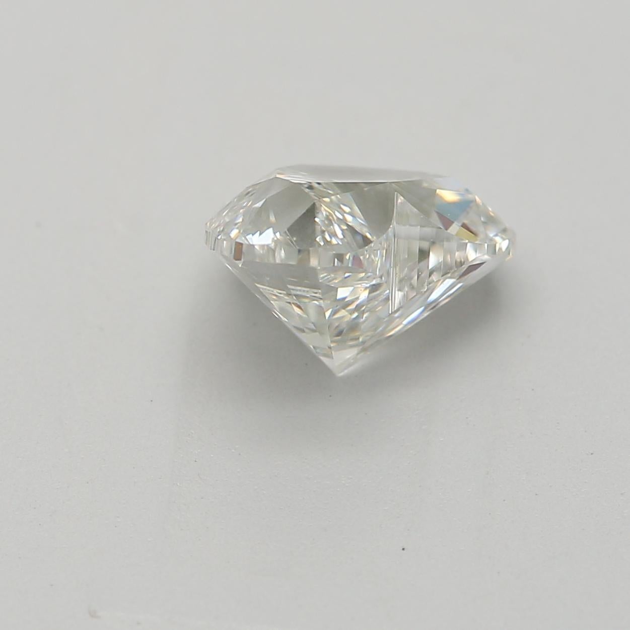 1.00 Carat Very Light Green Heart shaped diamond VS1 Clarity GIA Certified In New Condition For Sale In Kowloon, HK