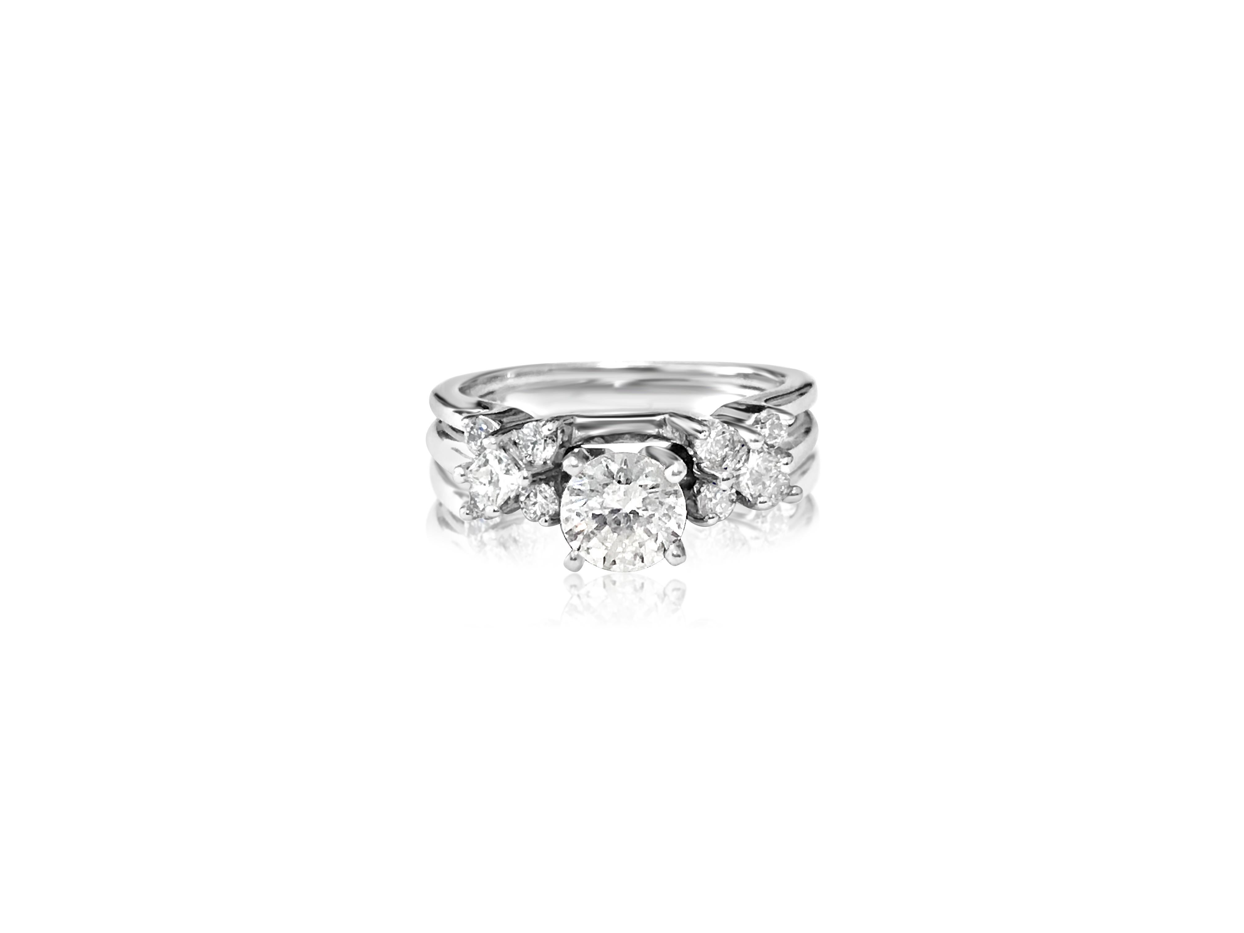 Women's 1.00 Carat VS Clarity Diamond Engagement Ring For Sale