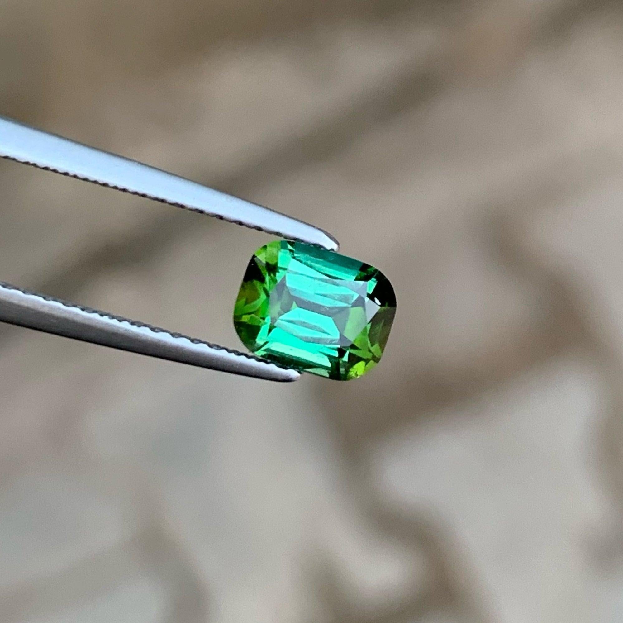 Cushion Cut 1.00 Carats Exquisite Mint Green Cut Tourmaline Stone Tourmaline For Making Ring For Sale