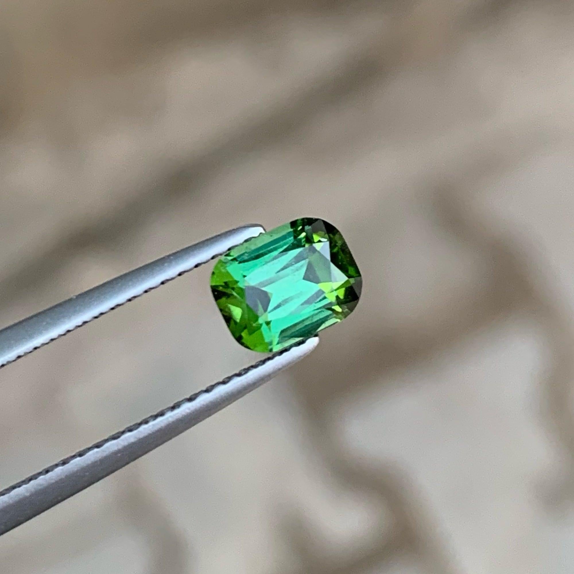 1.00 Carats Exquisite Mint Green Cut Tourmaline Stone Tourmaline For Making Ring In New Condition For Sale In Bangkok, TH