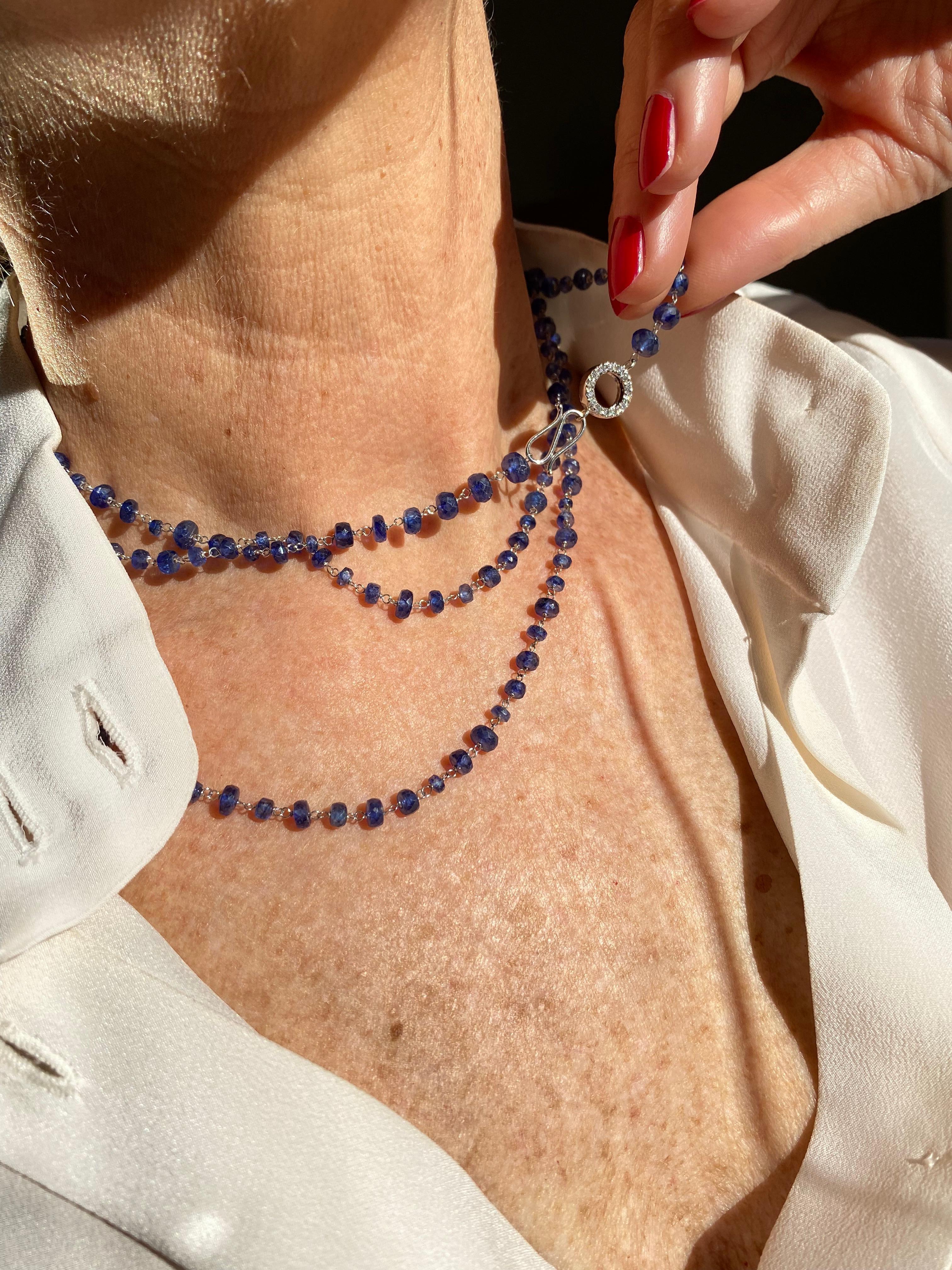100 carati Zaffiri 0,44 carati Diamanti bianchi Chiusura Collana Sautoir in oro 18 carati in vendita 1