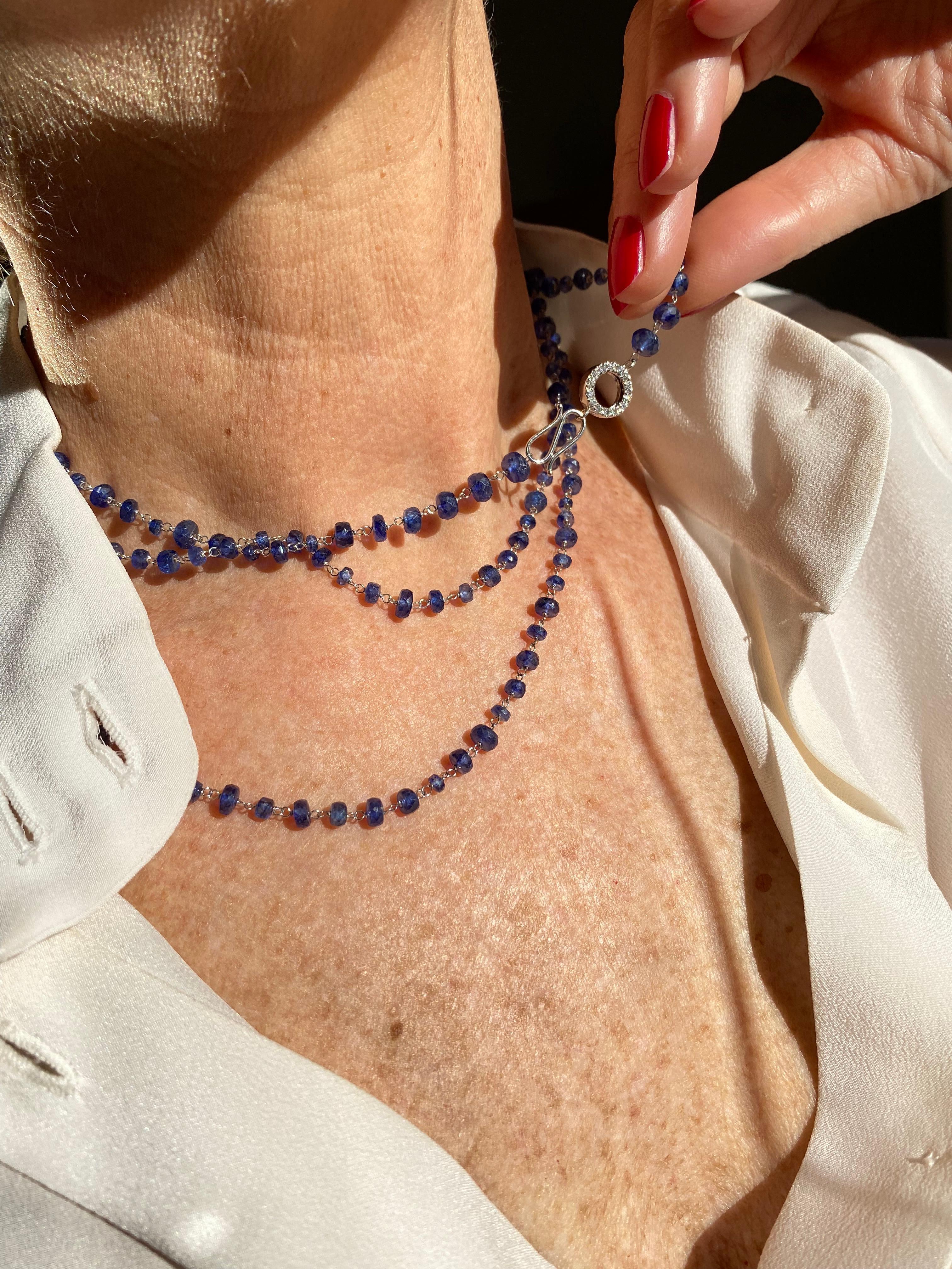 100 carats Sapphires 0.44 Carats White Diamonds Clasp 18K Gold Sautoir Necklace For Sale 1