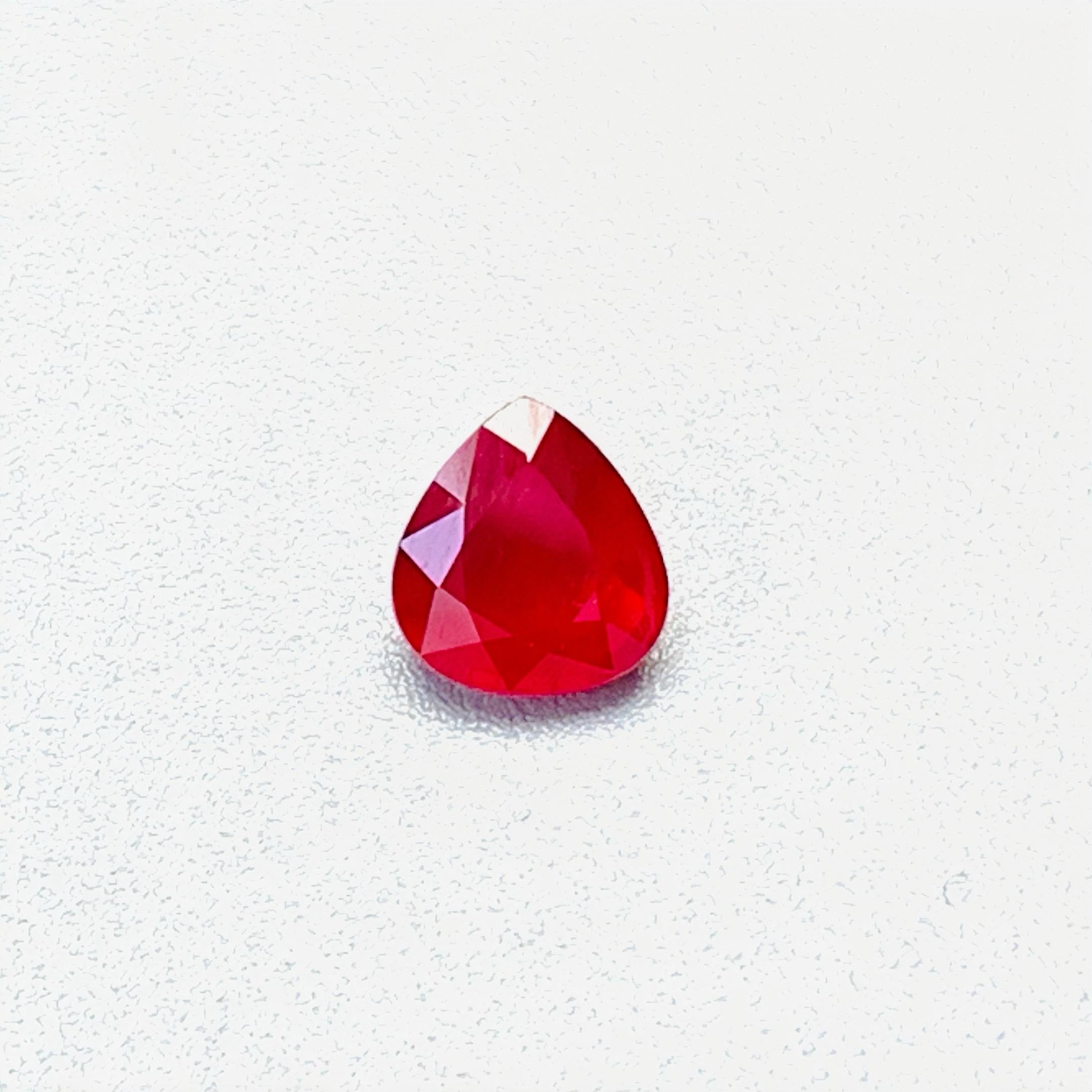 RA102
1.00 Ct AIG Certificate Natural Ruby Unheated Pigeon blood eye clean quality Mozambique Gemstone

DESCRIPTION DE LA GEMME
Espèce :  Corumdum naturel
Variété : Rubis naturel non chauffé
Poids :  1.00ct 
Couleur :   Sang de pigeon
Coupez :  