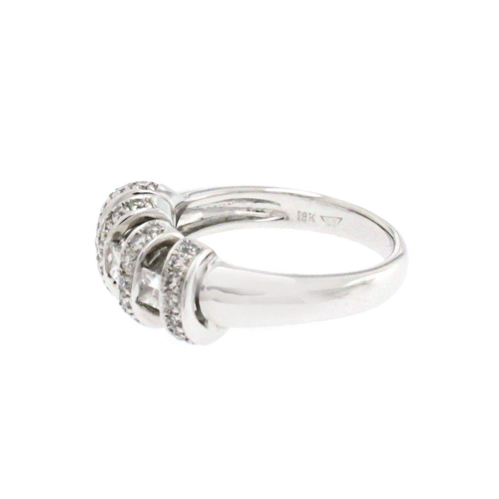 Women's or Men's 1.00 Carat Diamonds in 18 Karat White Gold Wedding Band Ring For Sale