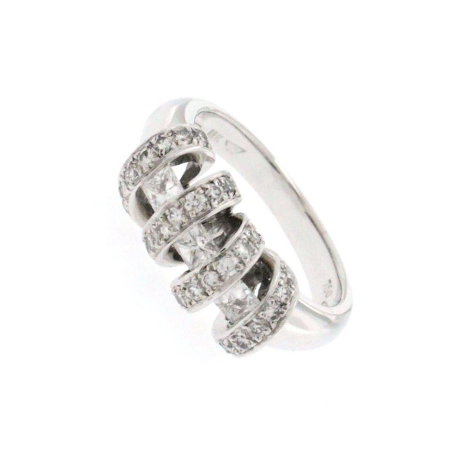 1.00 Carat Diamonds in 18 Karat White Gold Wedding Band Ring For Sale 1