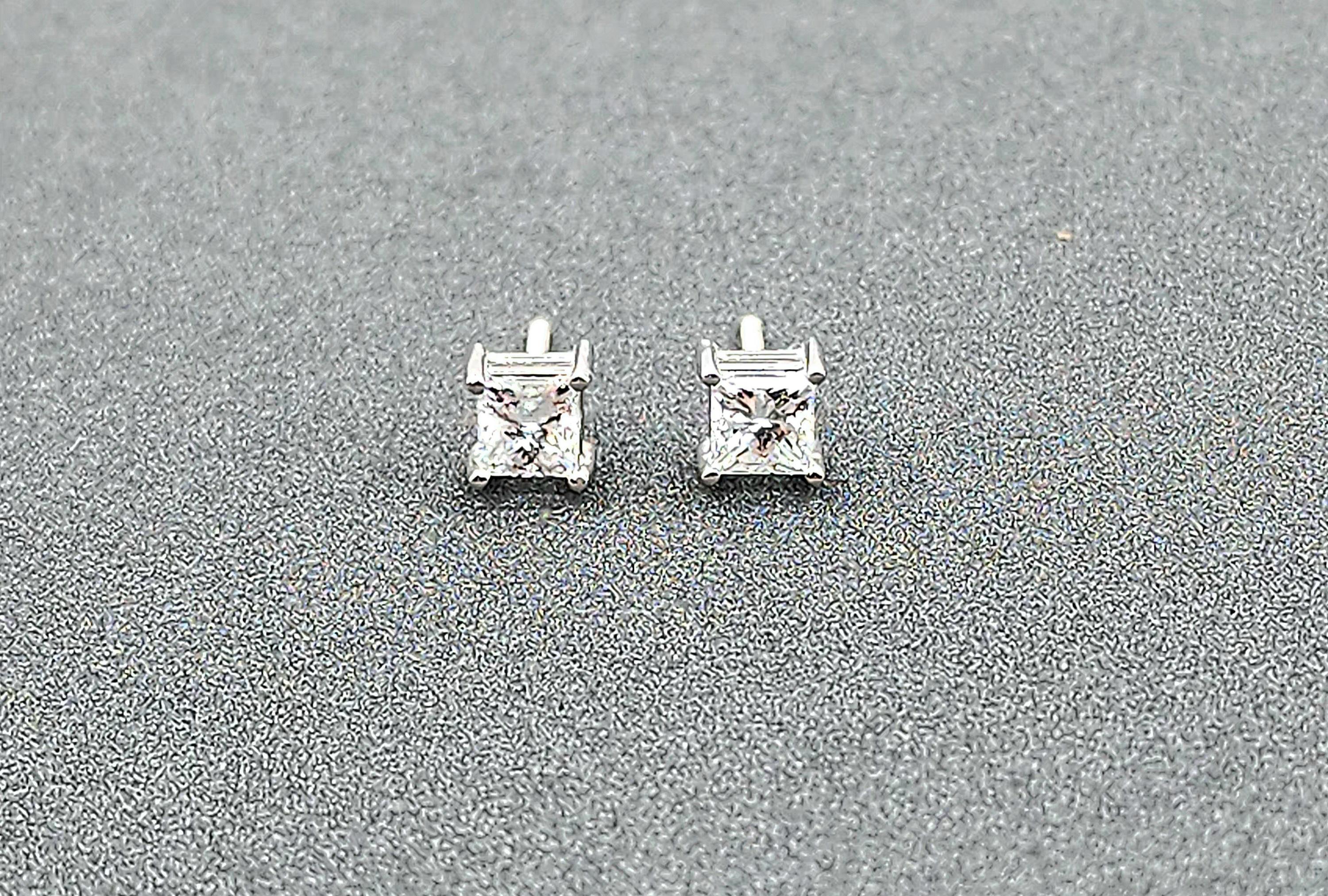 1.00 ct Princess Cut Diamond Stud Earrings In New Condition For Sale In Chicago, IL