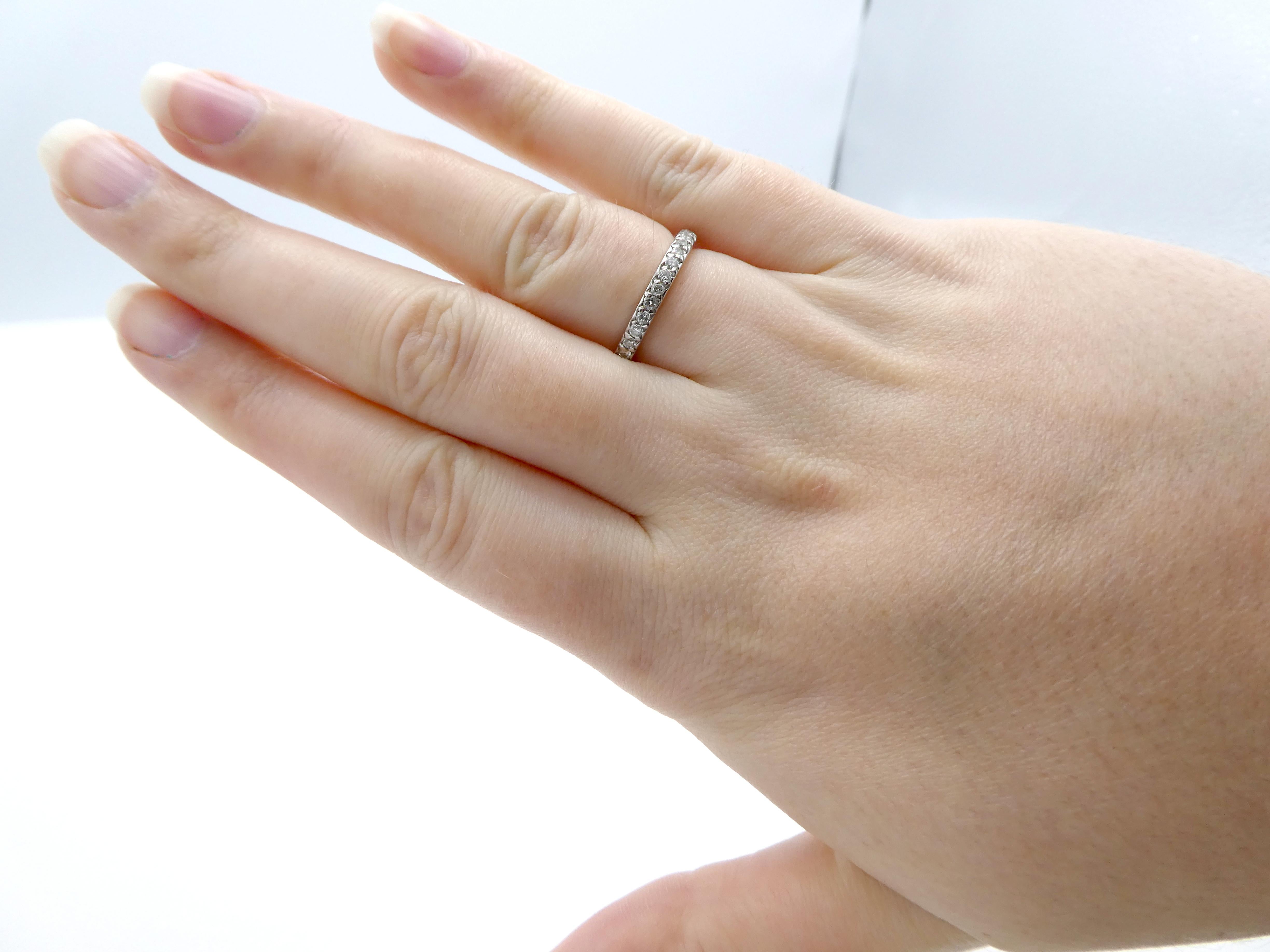 1,00 Karat natürlicher Diamant 14K Weißgold Runder Eternity-Ring im Zustand „Hervorragend“ im Angebot in  Baltimore, MD
