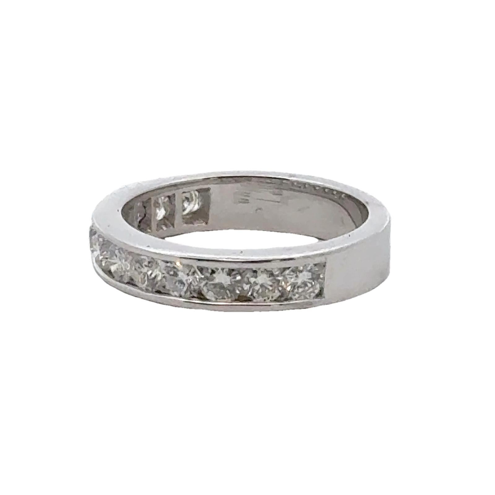 Moderno Anello nuziale in oro bianco 14 carati con diamante rotondo taglio Brilliante 1,00 CTW in vendita