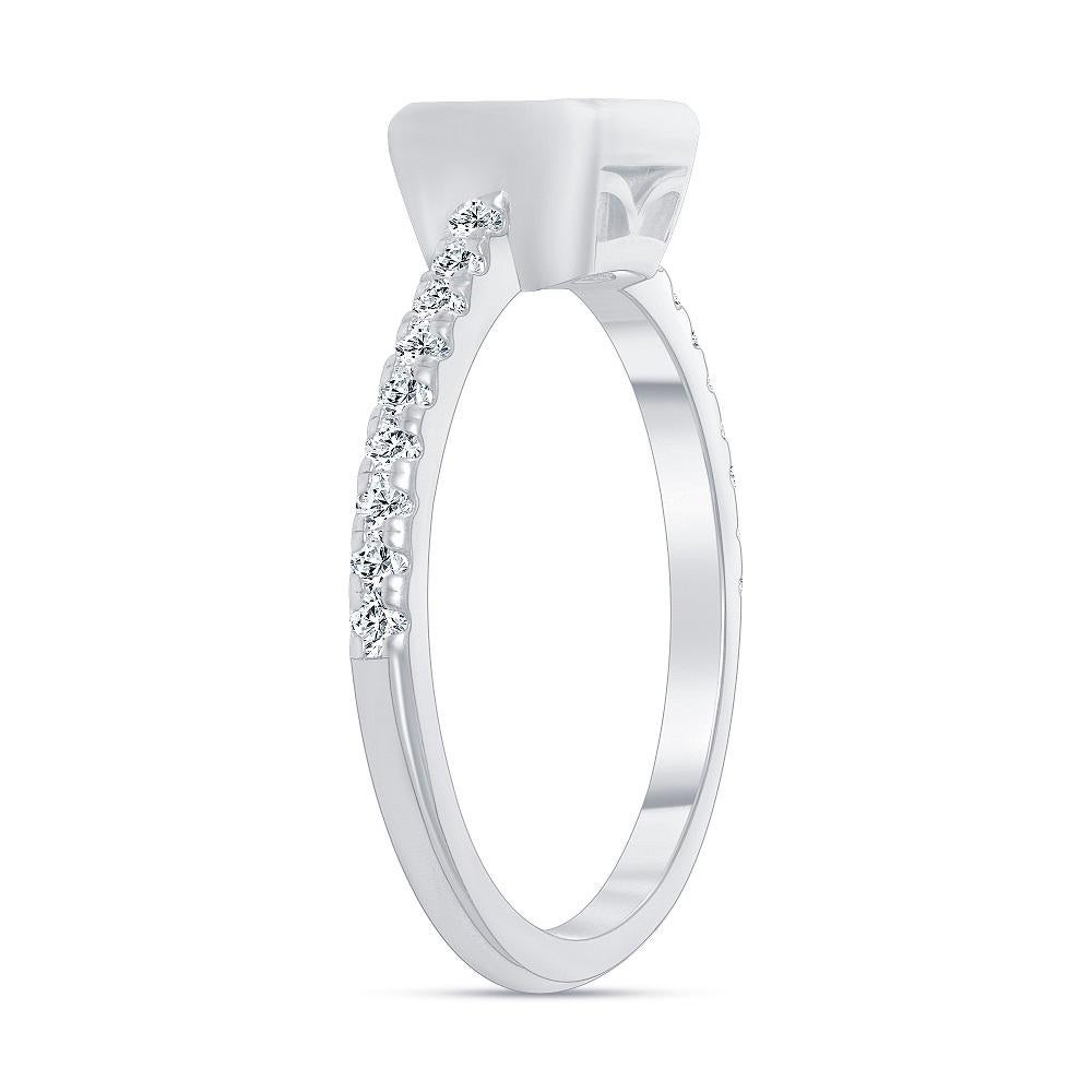 En vente :  1.00 Bague de fiançailles à chaton, taille émeraude, '0.75 Carat Center Diamond' (diamant central) 3