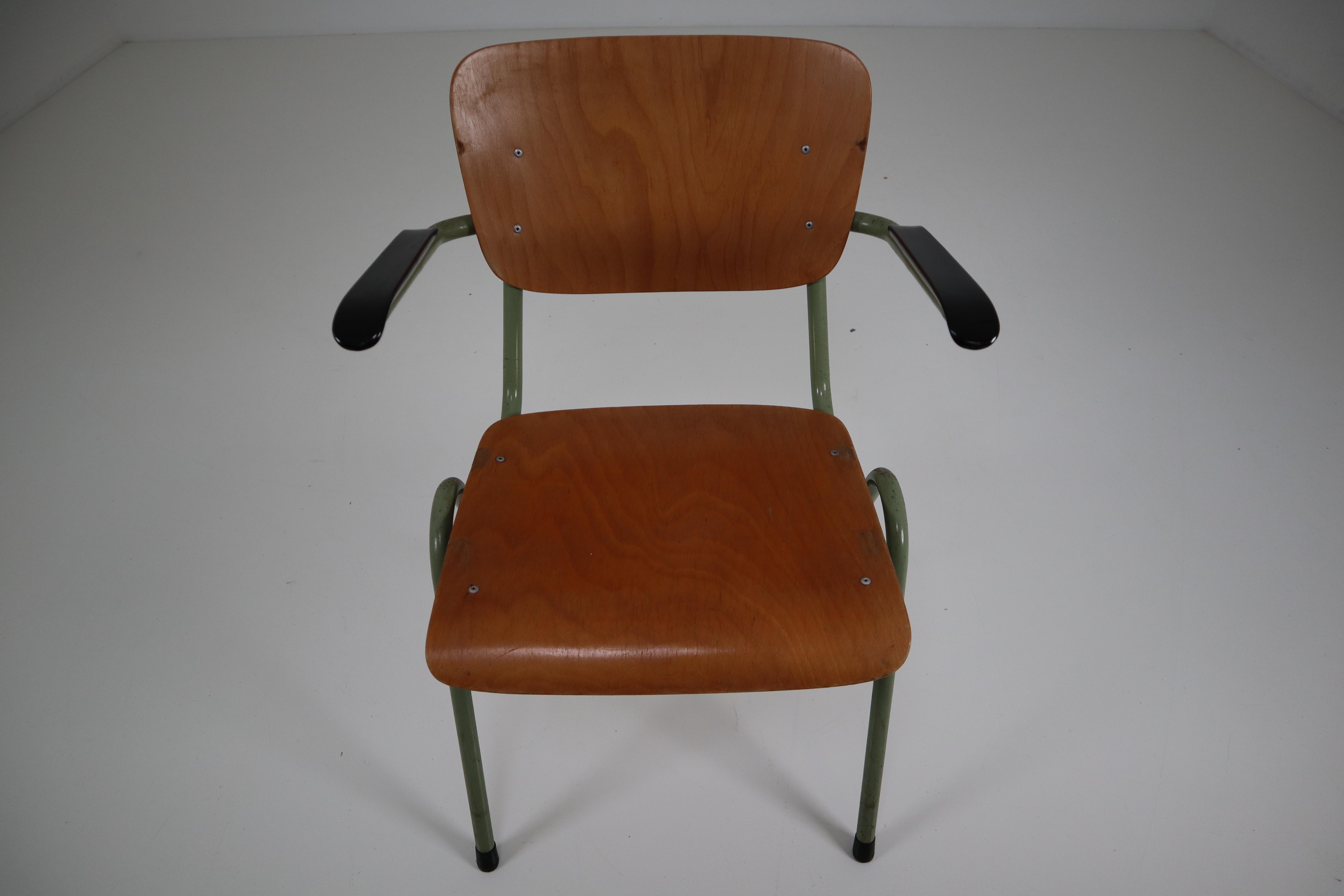 100 Green Patinated Dutch Design Industrial Plywood Armchairs, 1960s (Sperrholz)