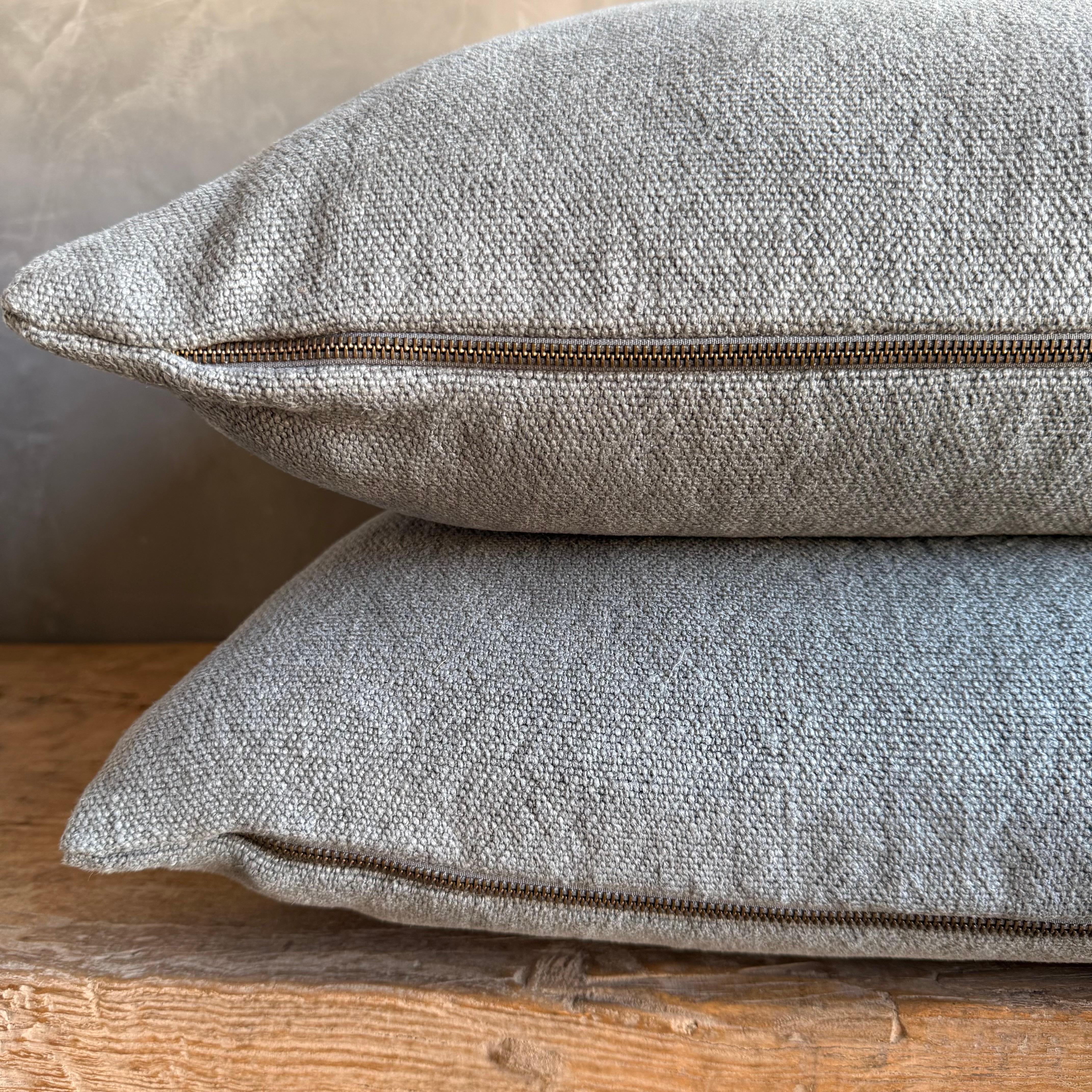 Cuscino 100% Hempe con inserto in piuma d'oca in A. Stone in vendita 1