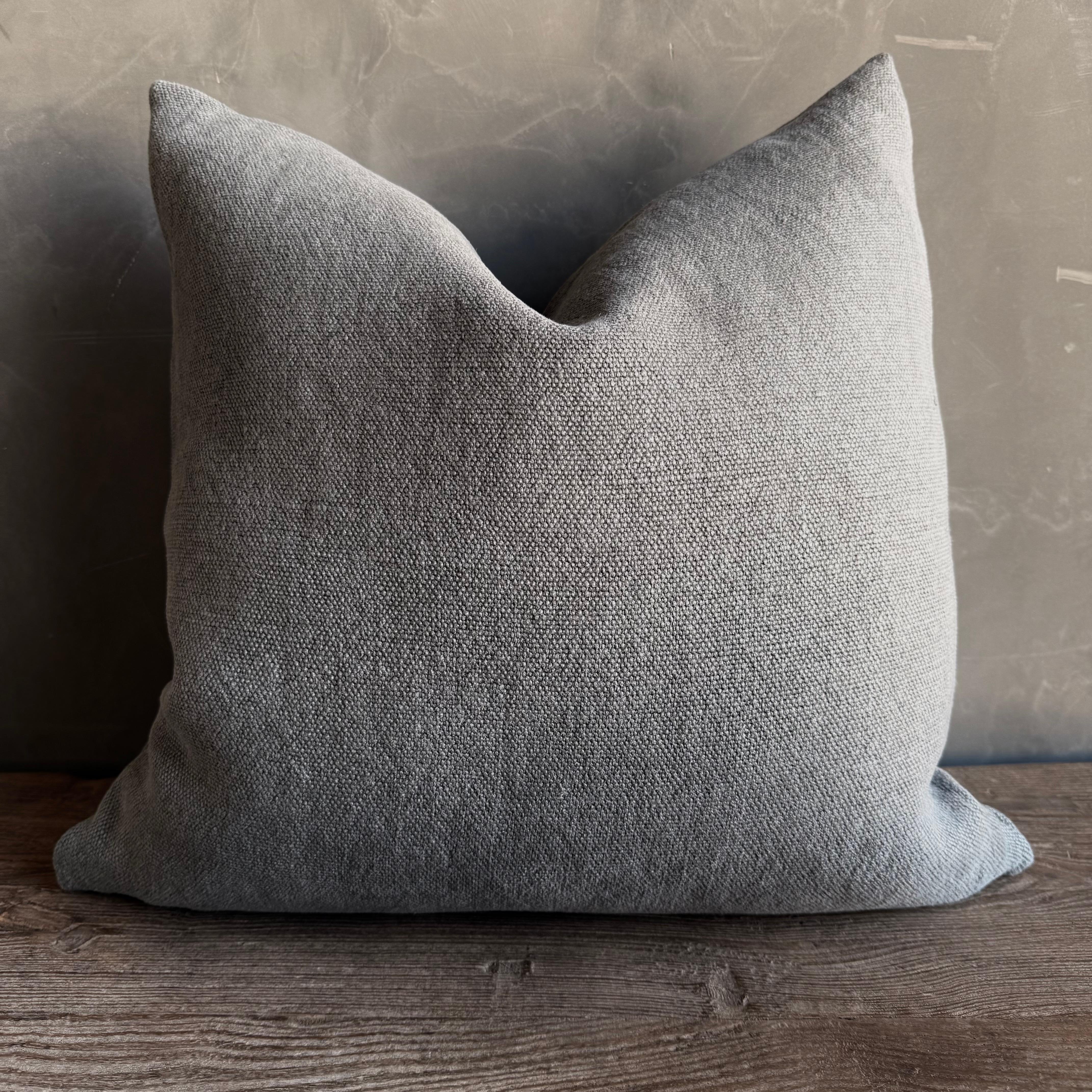 Cuscino 100% Hempe con inserto in piuma d'oca in A. Stone in vendita 2