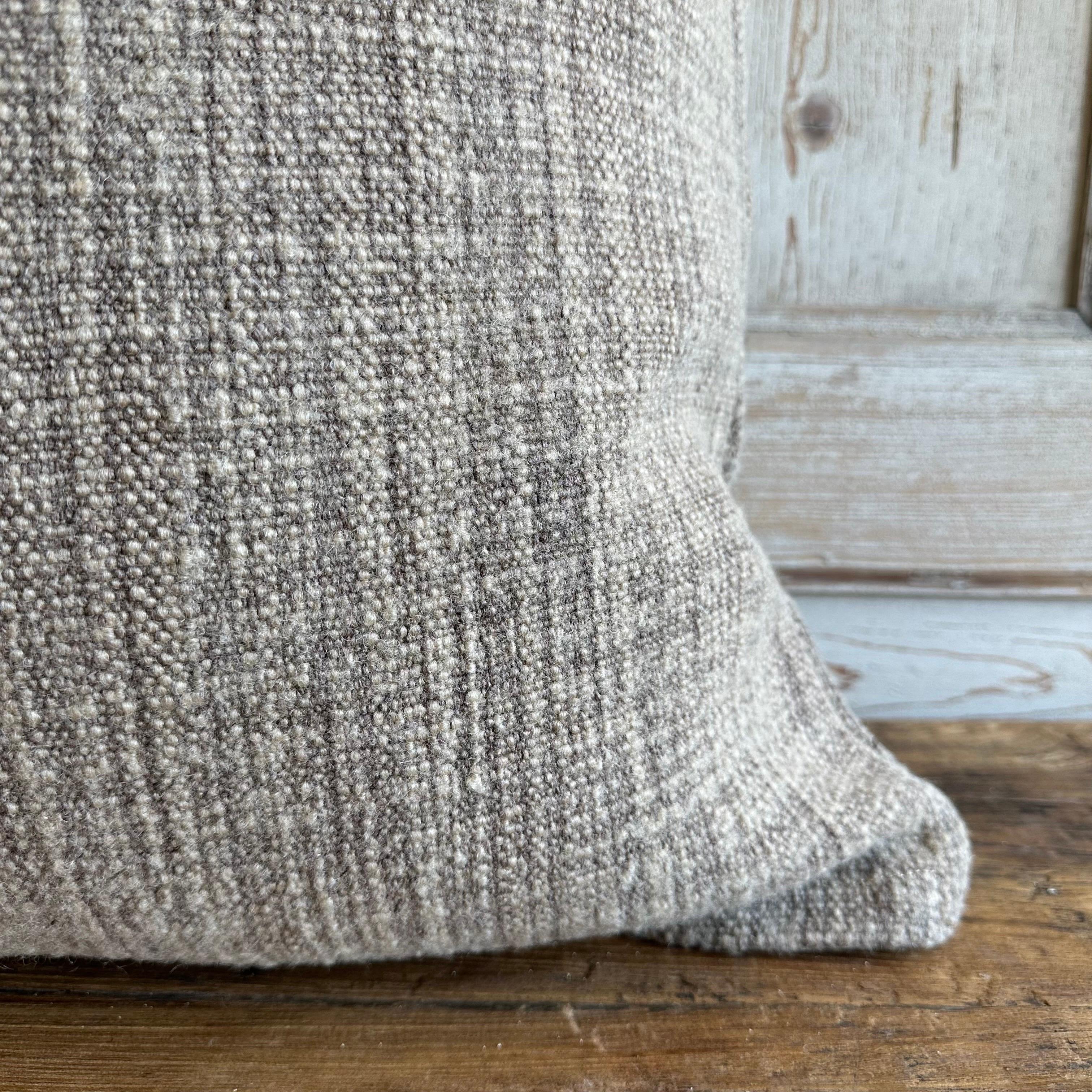 100% Linen and Wool Pillow For Sale 8