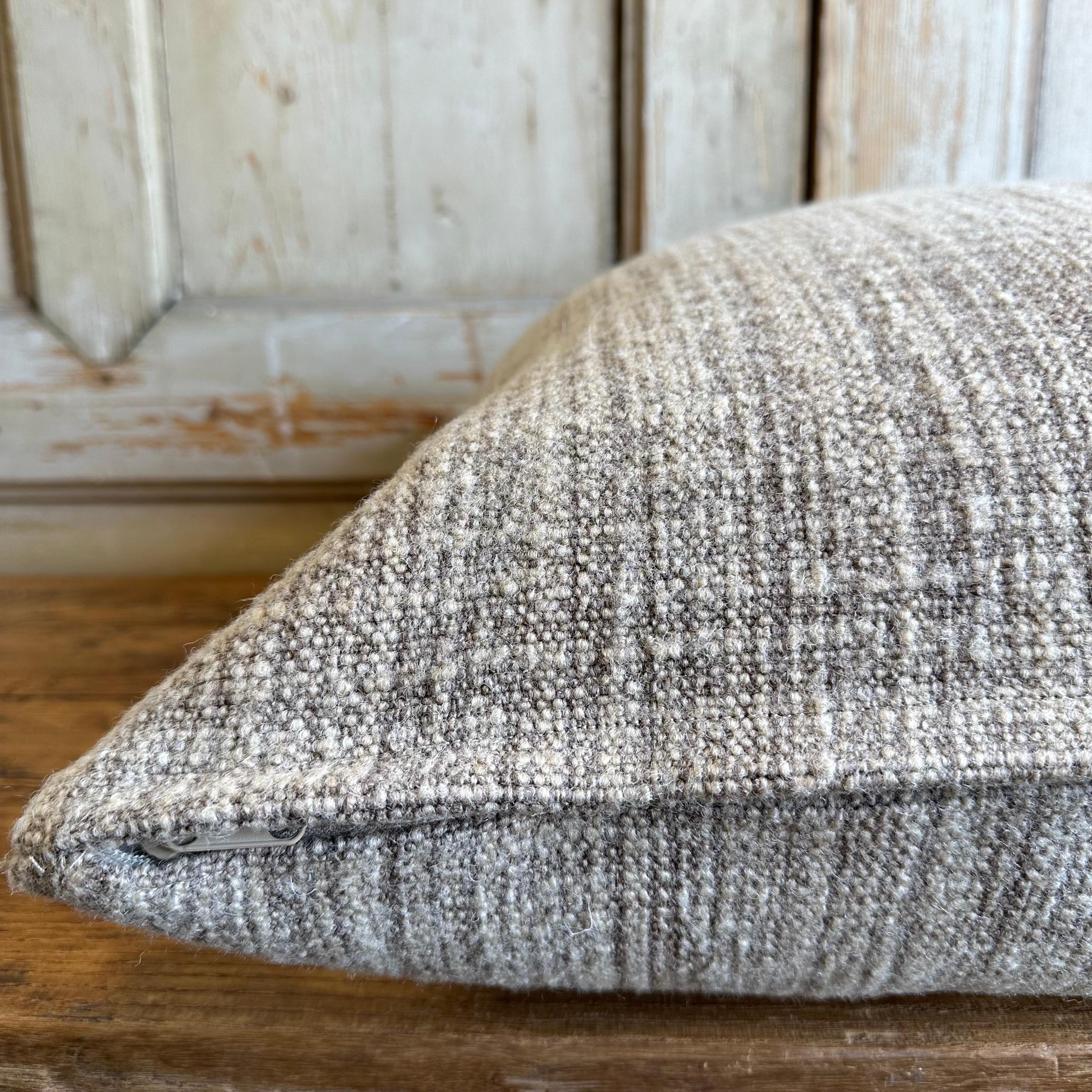 100% Linen and Wool Pillow For Sale 11