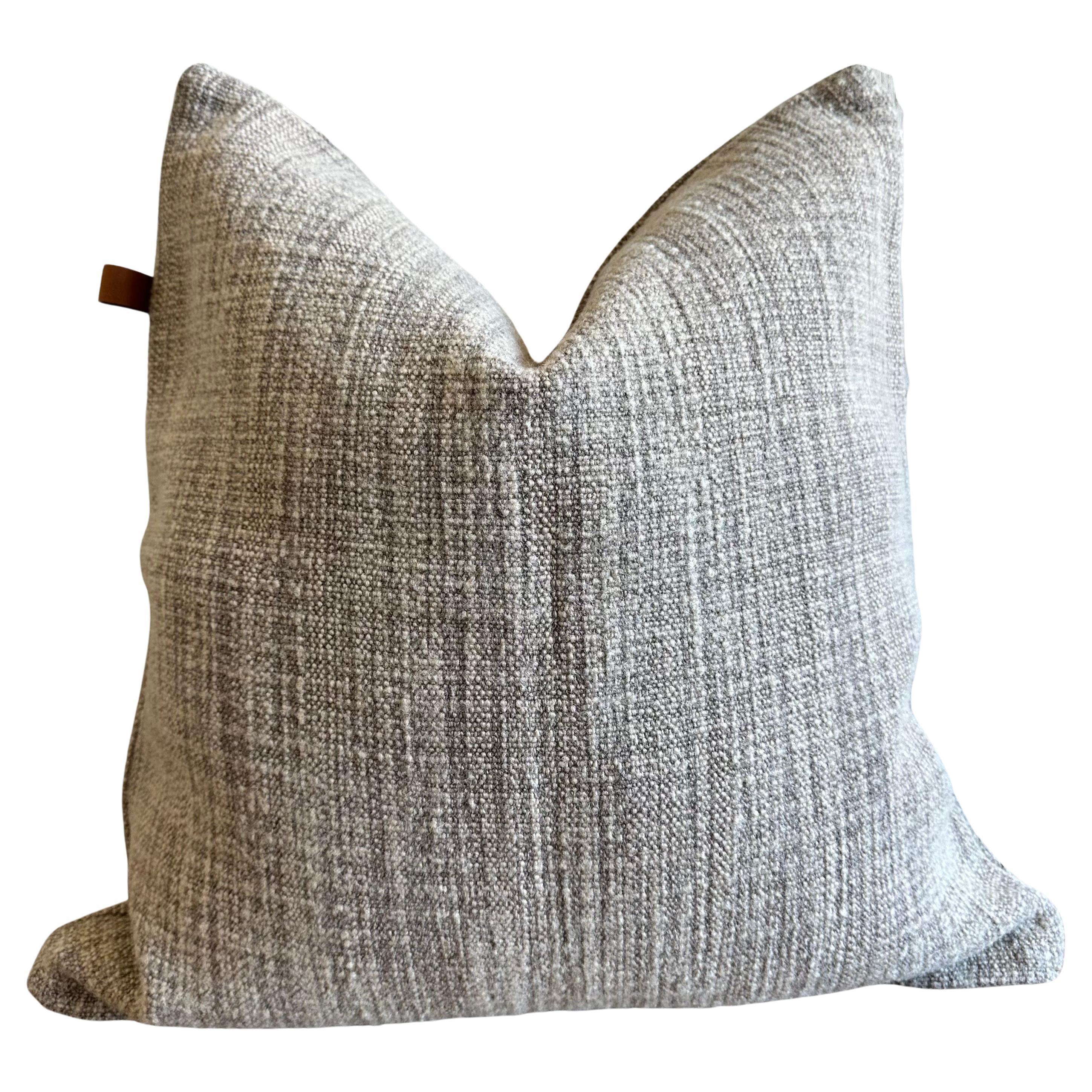 100% Linen and Wool Pillow For Sale