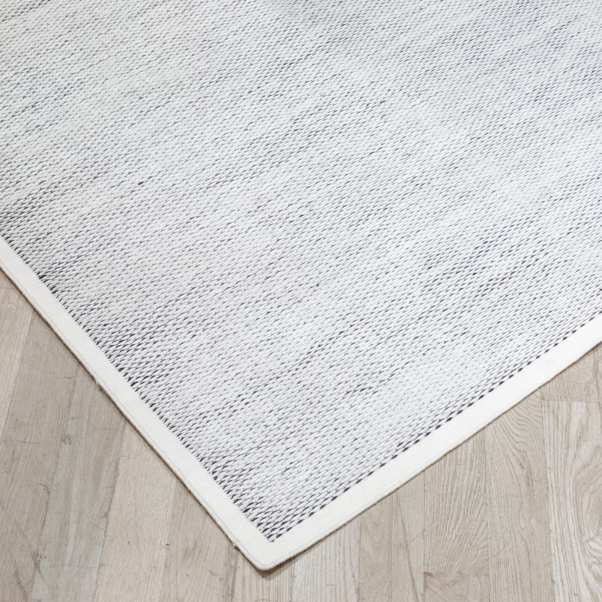 Hand-Woven 100% Merino Wool Lyxx Area Rug by Fells Andes 5' x 7' (FREE SHIPPING) For Sale