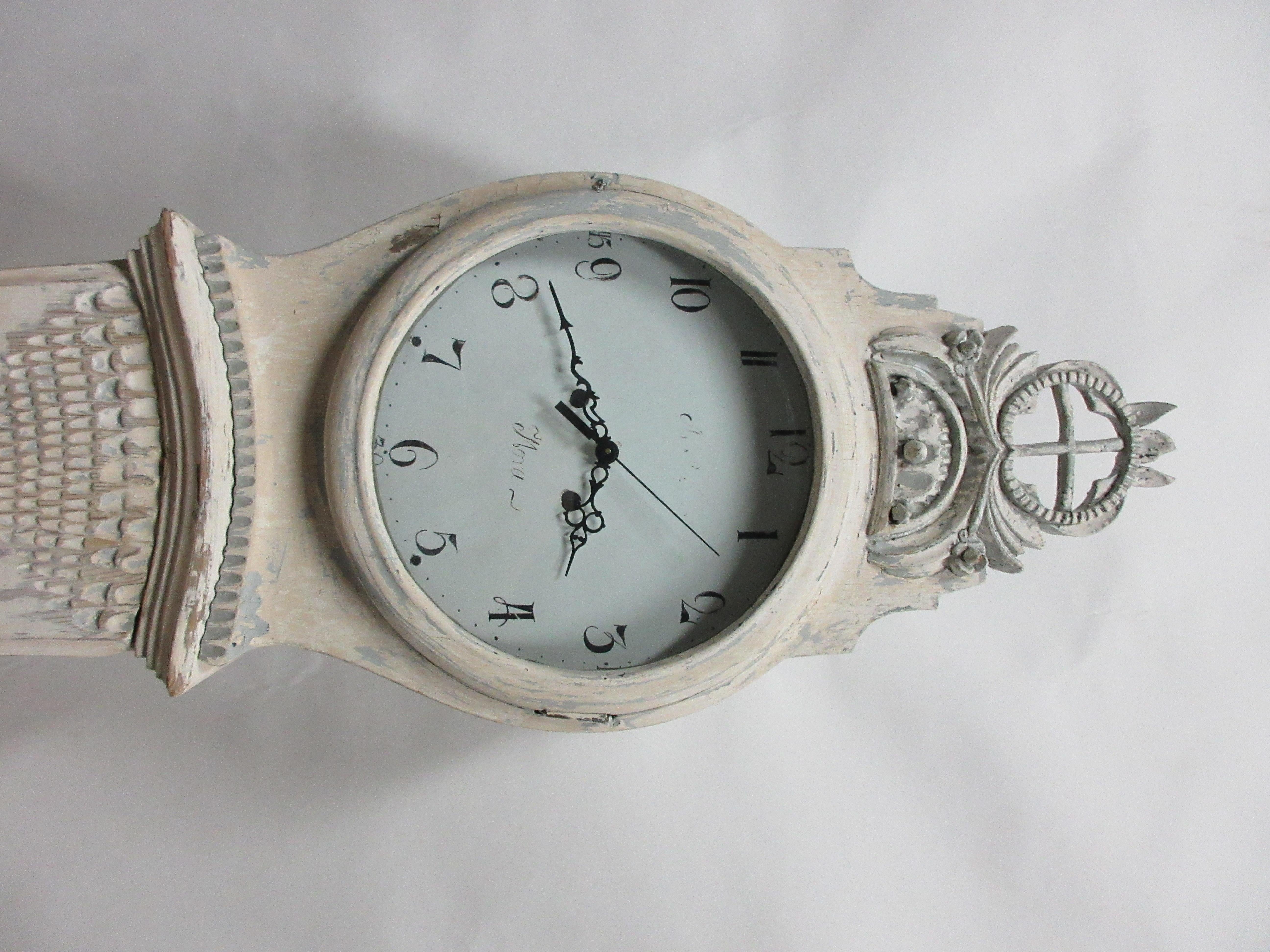 Bois Horloge Mora suédoise peinte à 100 % d'origine, modèle Jamptland en vente