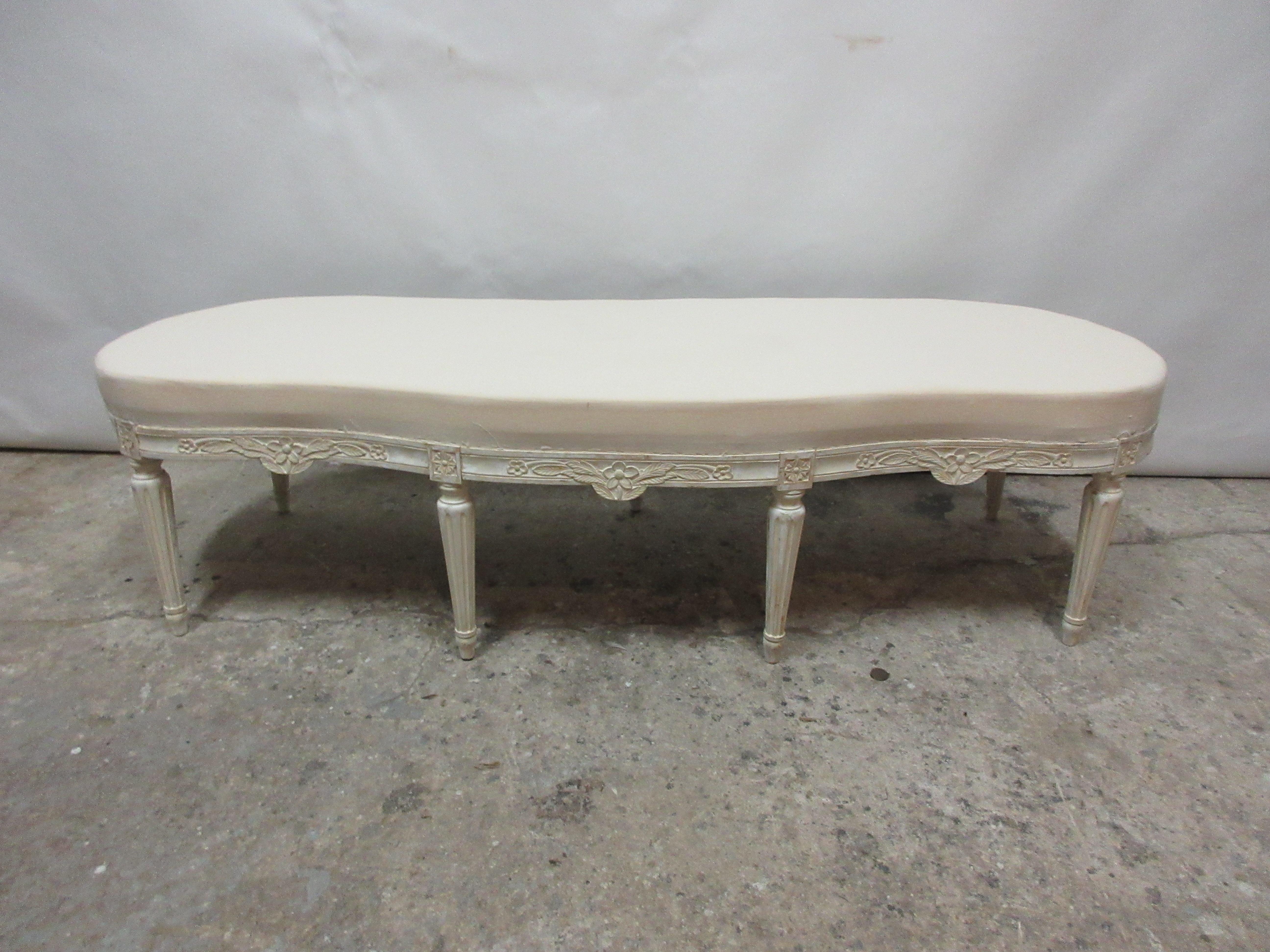 100% Original Painted Swedish Gustavian Bench In Good Condition In Hollywood, FL