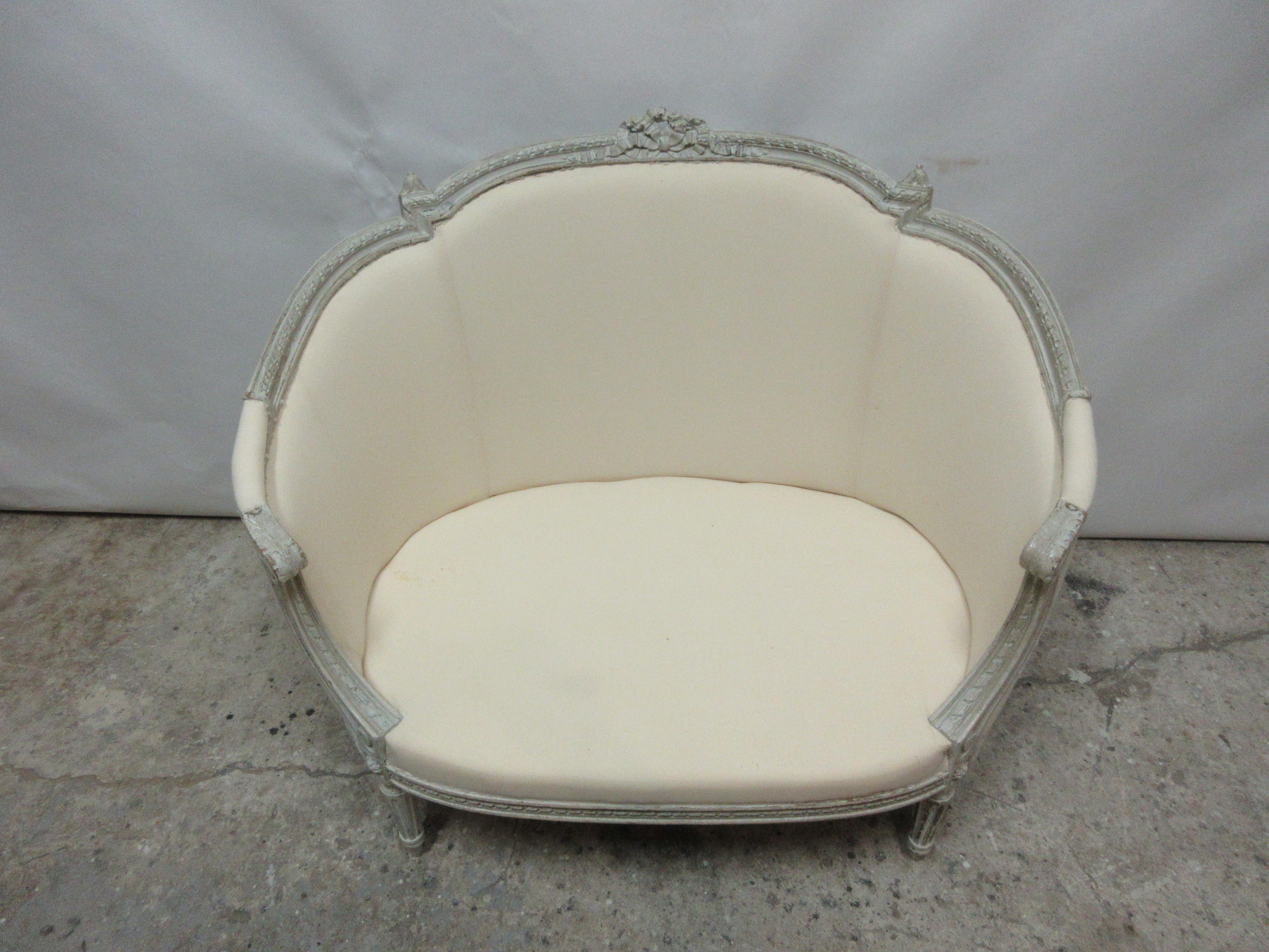 100% Original Painted Swedish Gustavian Settee In Good Condition In Hollywood, FL