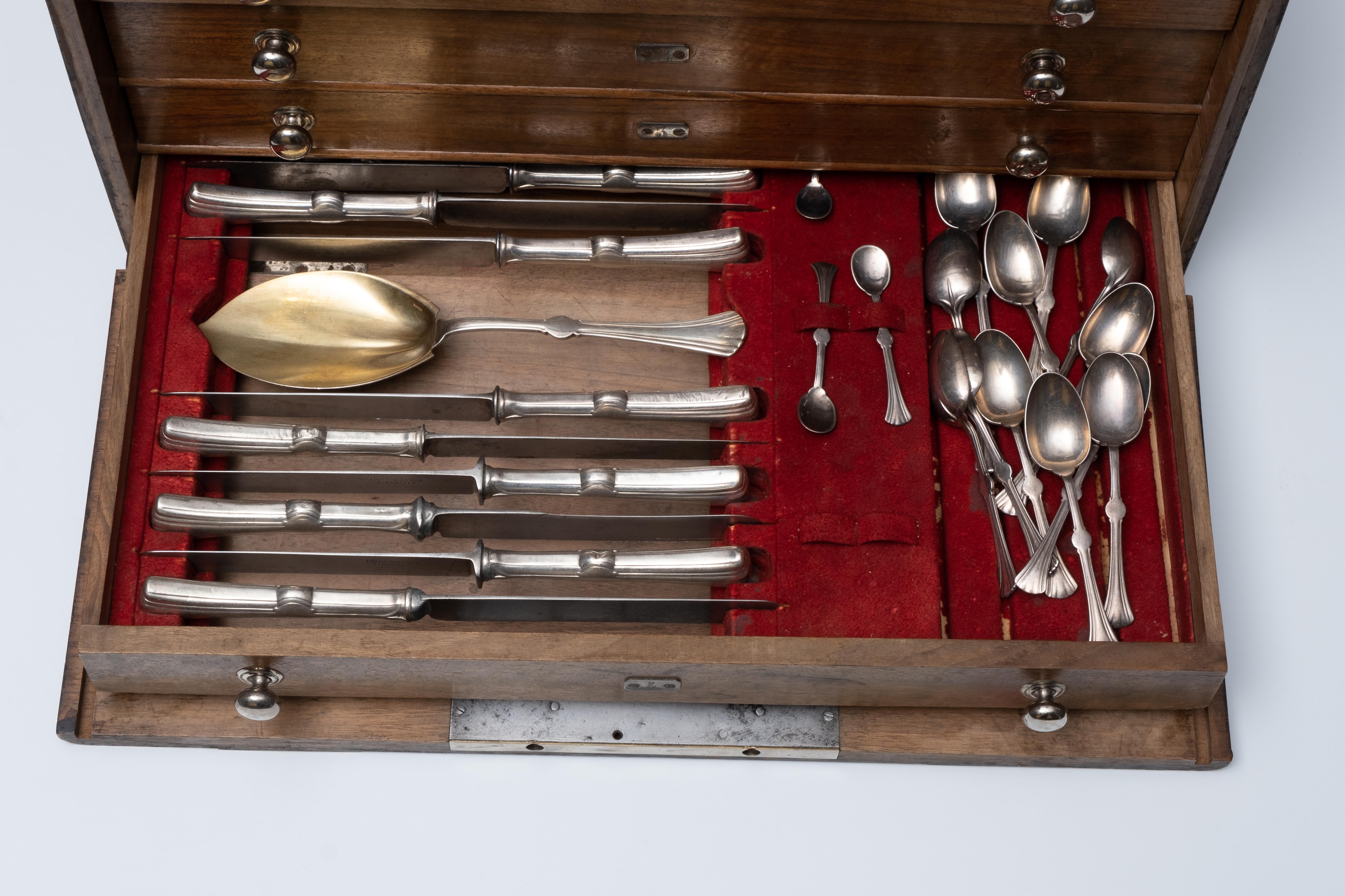100-Piece Christofle Silverplate Flatware Service for Twelve, circa Early 1900's In Good Condition In Hudson, NY