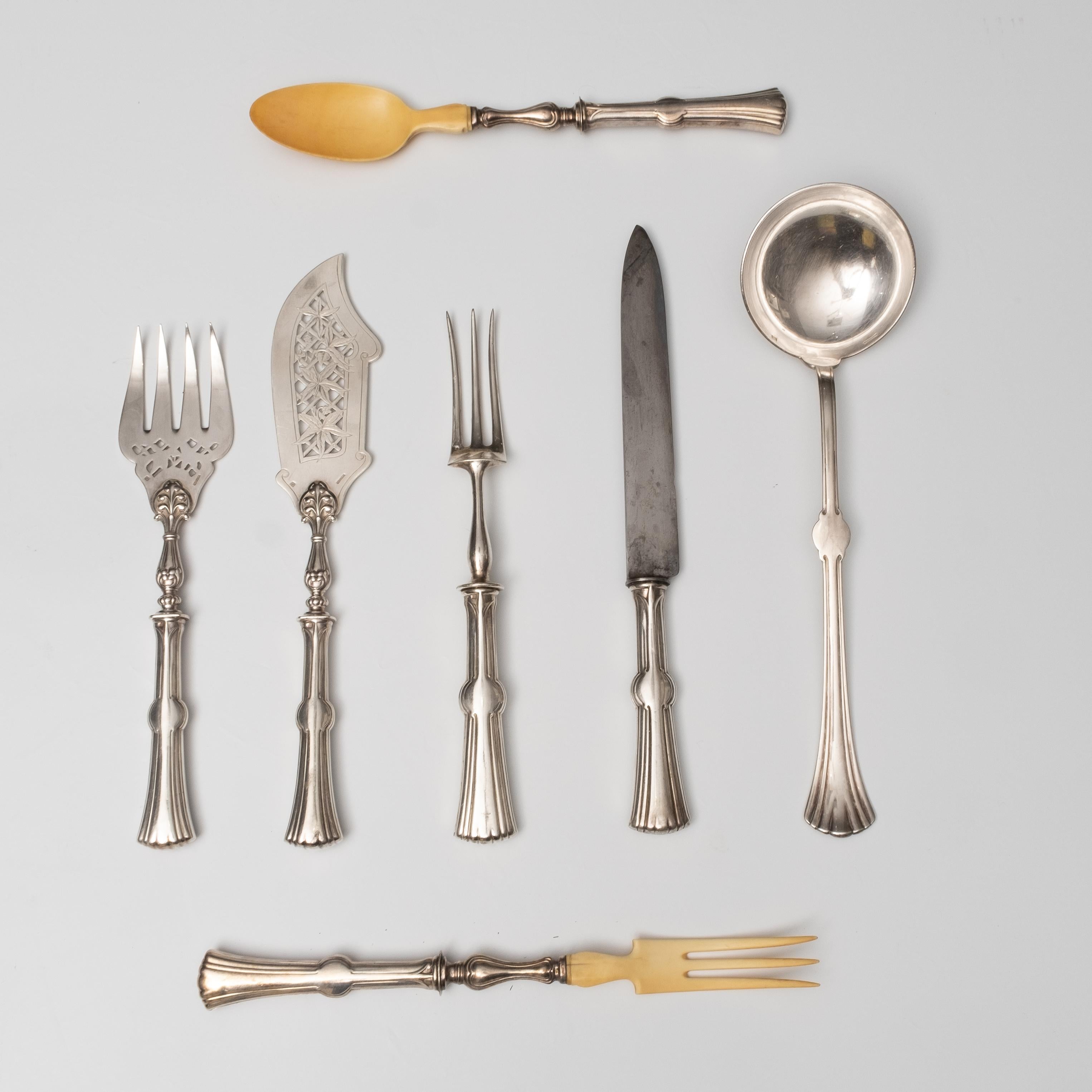 20th Century 100-Piece Christofle Silverplate Flatware Service for Twelve, circa Early 1900's