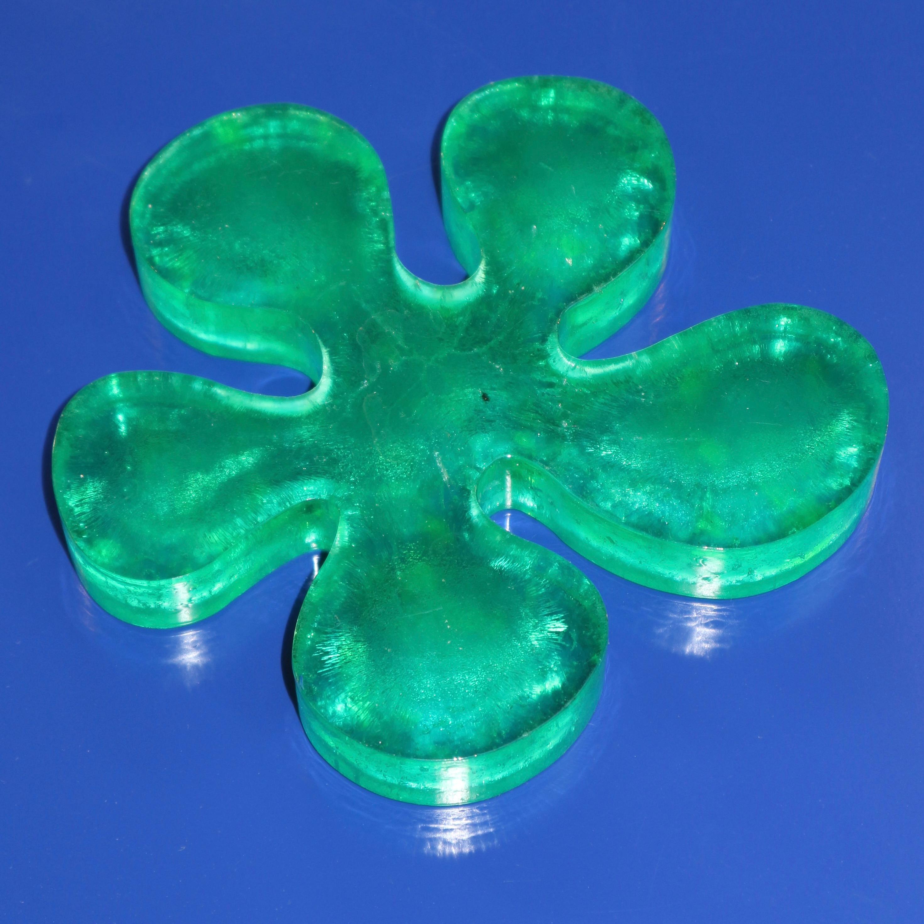 Coaster en plastique transparent 100 % recyclé en forme de fleur, lot de 4 Neuf - En vente à London, GB