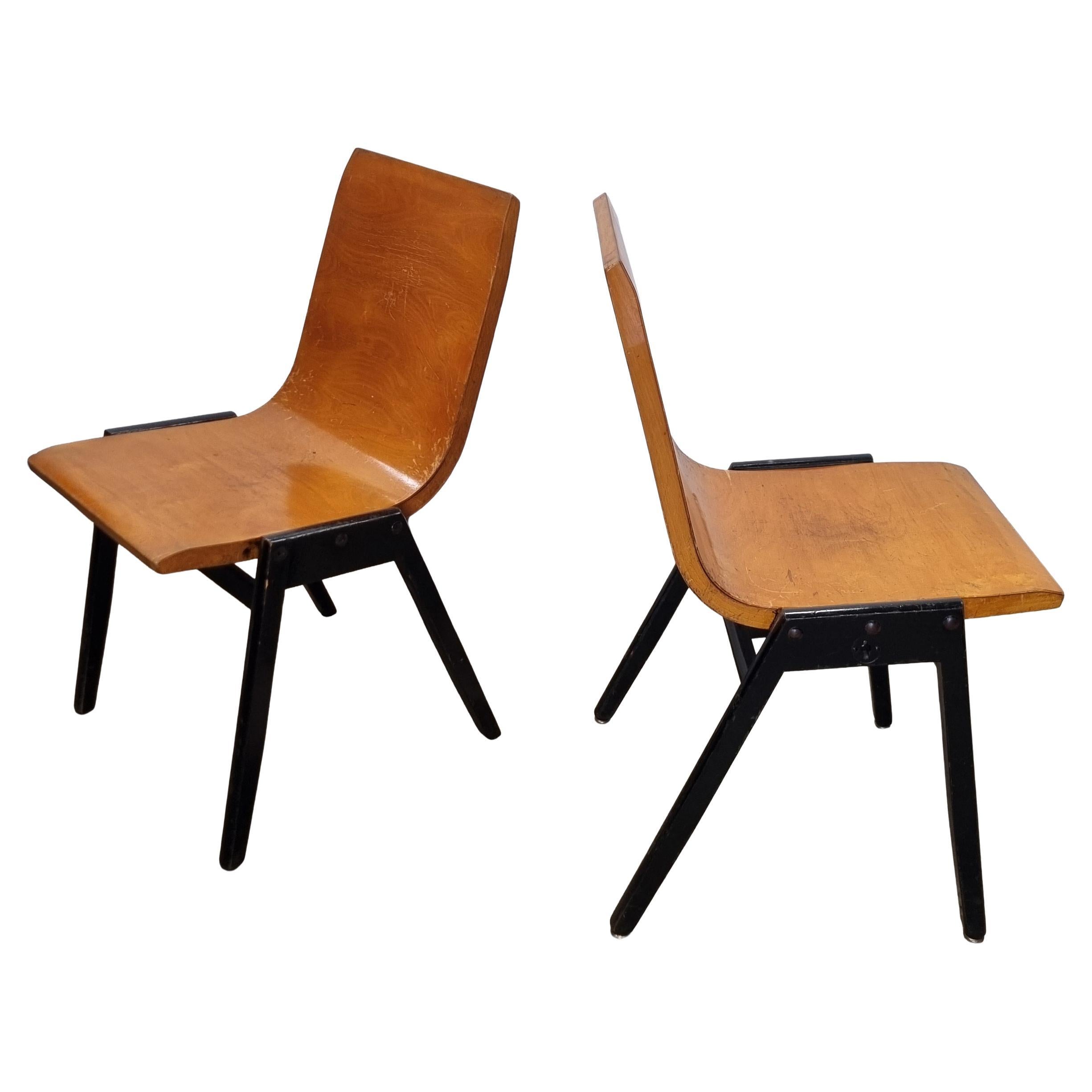 100+ Roland Rainer Stapelstühle - Wiener Stadthalle, 1952 - Gebogenes Sperrholz & Wo im Angebot