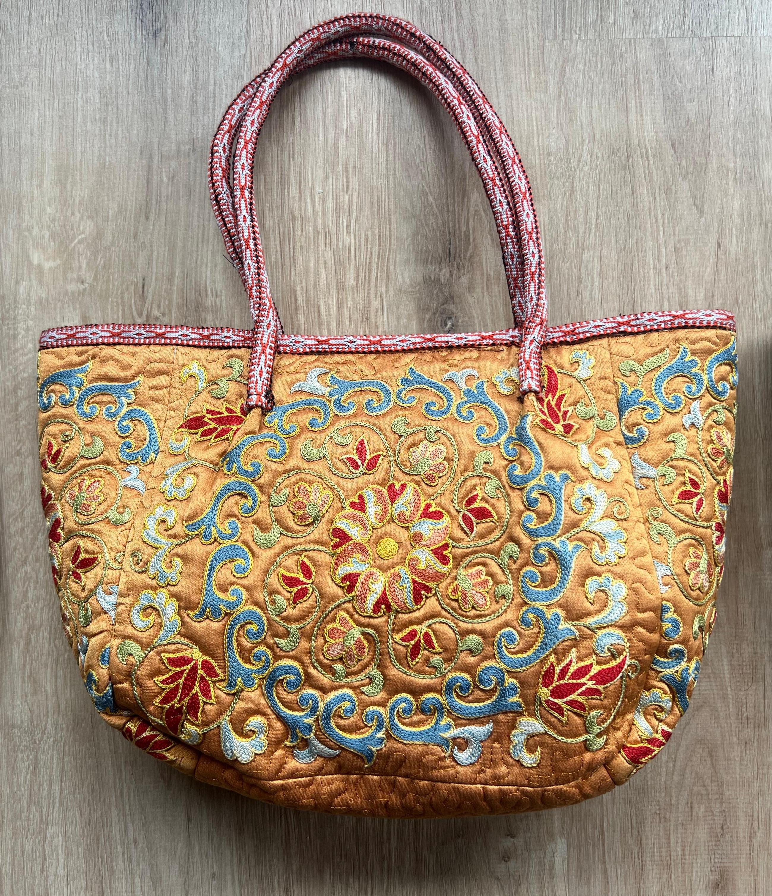 Central Asian 100% Silk Luxury Embroidered Suzani Handbag. Hobo Tote Bucket Bag. Tote Bag For Sale