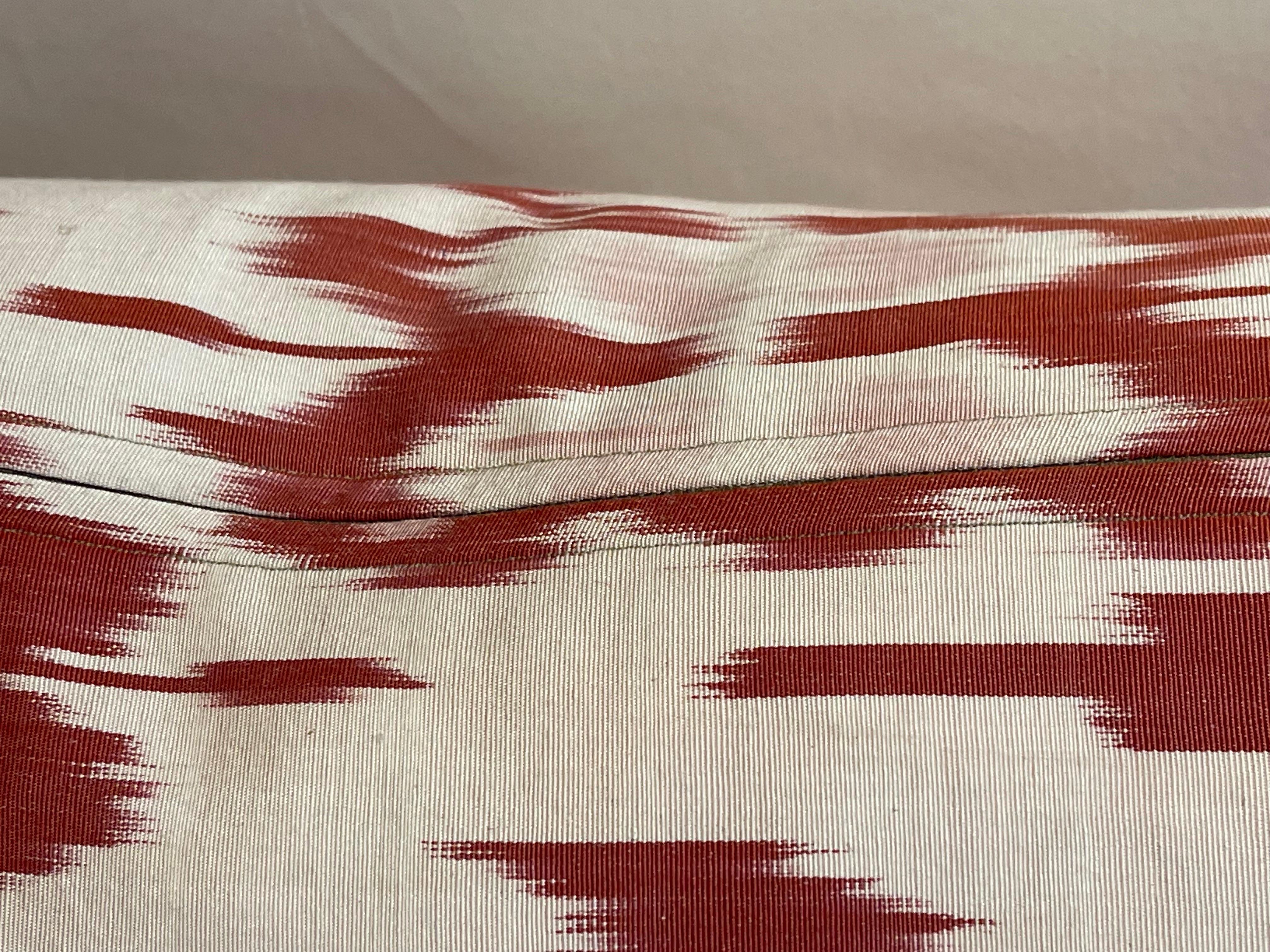 %100 Silk & Natural Dye, Ikat Cushion Cover, Uzbekistan Modern Pillow In New Condition For Sale In Tokyo, JP