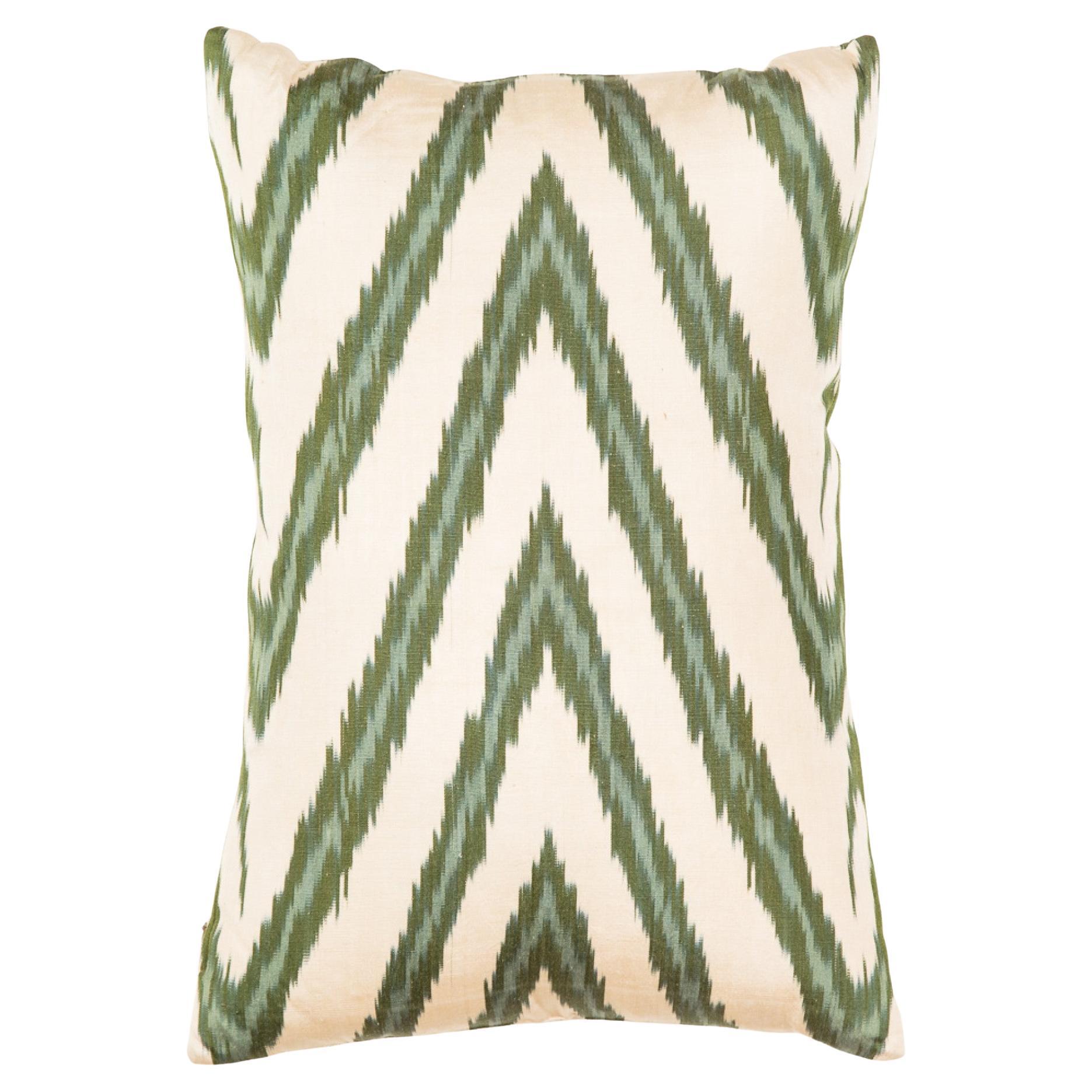 Coussin coussin Ikat 100 % soie et teinture naturelle - Oreiller moderne ouzbek 