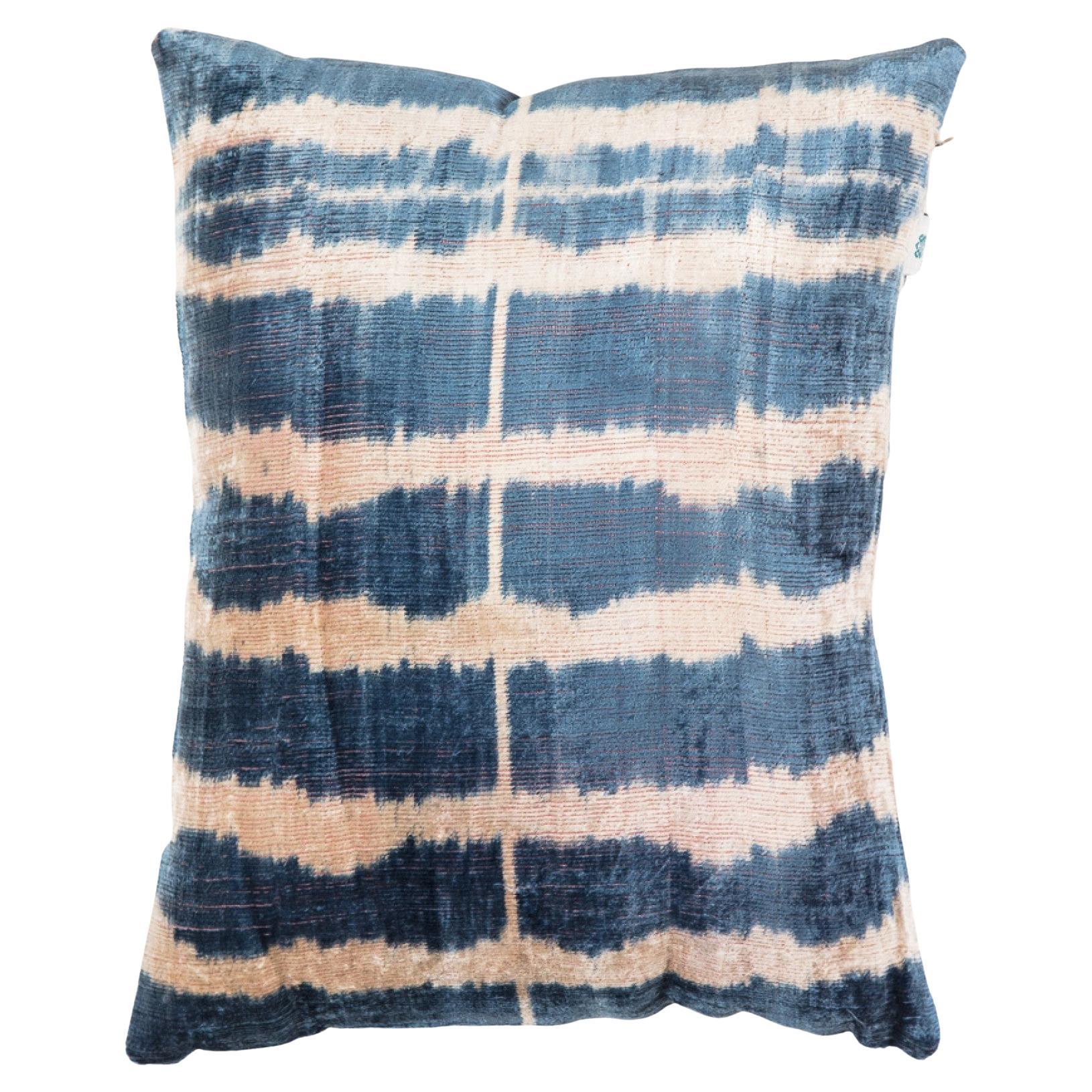 %100 Silk & Natural Dye, Velvet & Ikat Cushion Cover, Uzbekistan Modern Pillow  For Sale