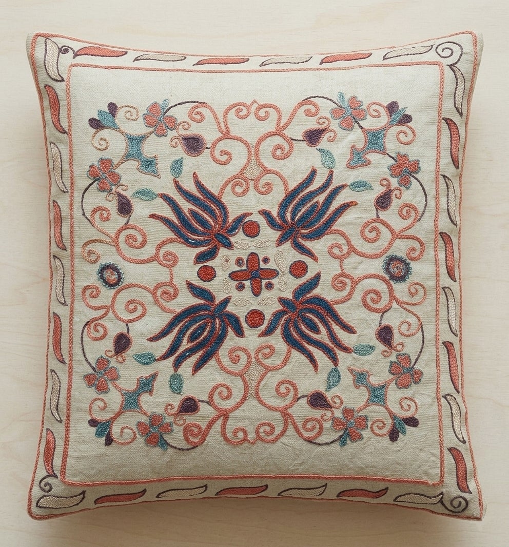 19"x21" Kissenbezug aus 100 % Seide im Suzani-Stil, handbesticktes Zierkissen