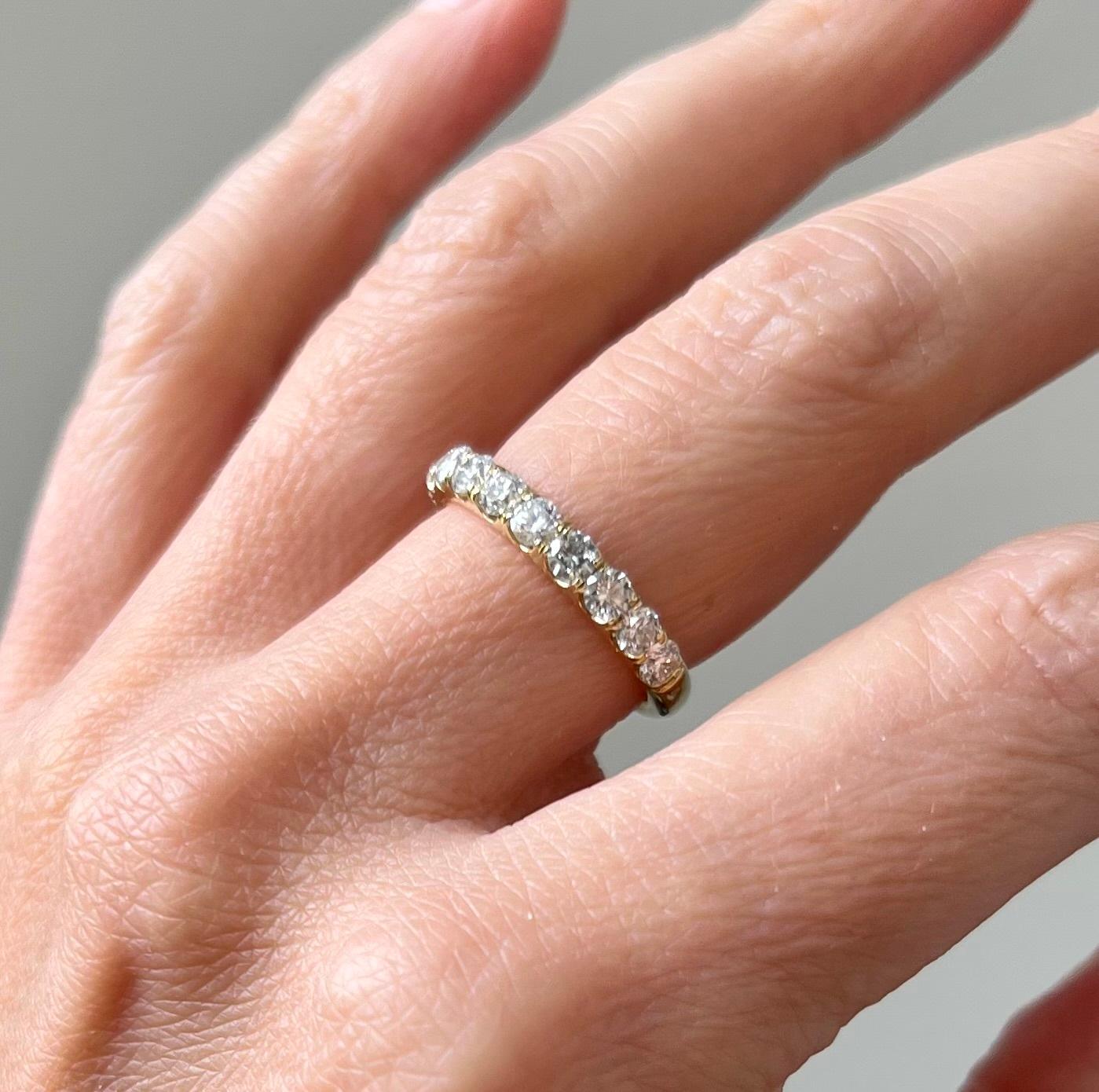 Taille ronde 1.00 TCW Diamond Round Brilliant Cut Yellow Gold Wedding/Anniversary Band en vente