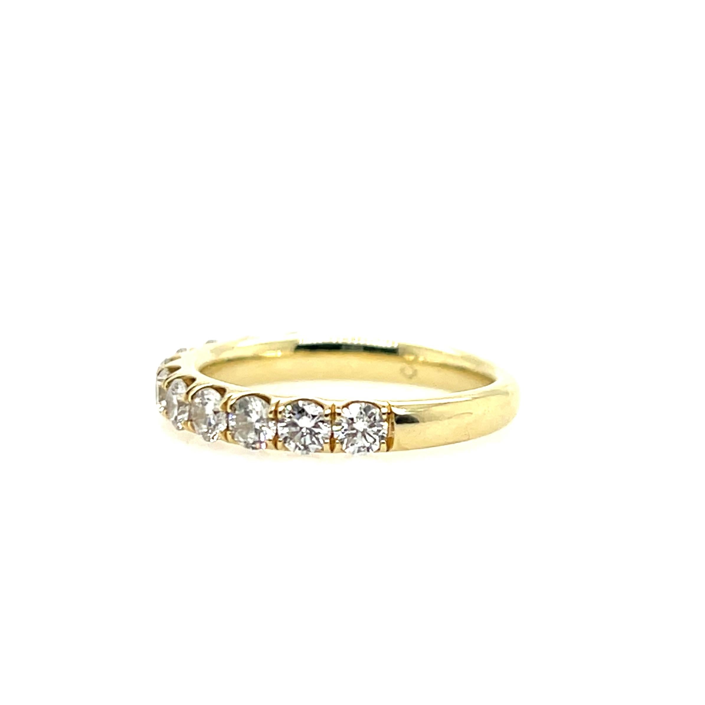 1.00 TCW Diamond Round Brilliant Cut Yellow Gold Wedding/Anniversary Band Unisexe en vente