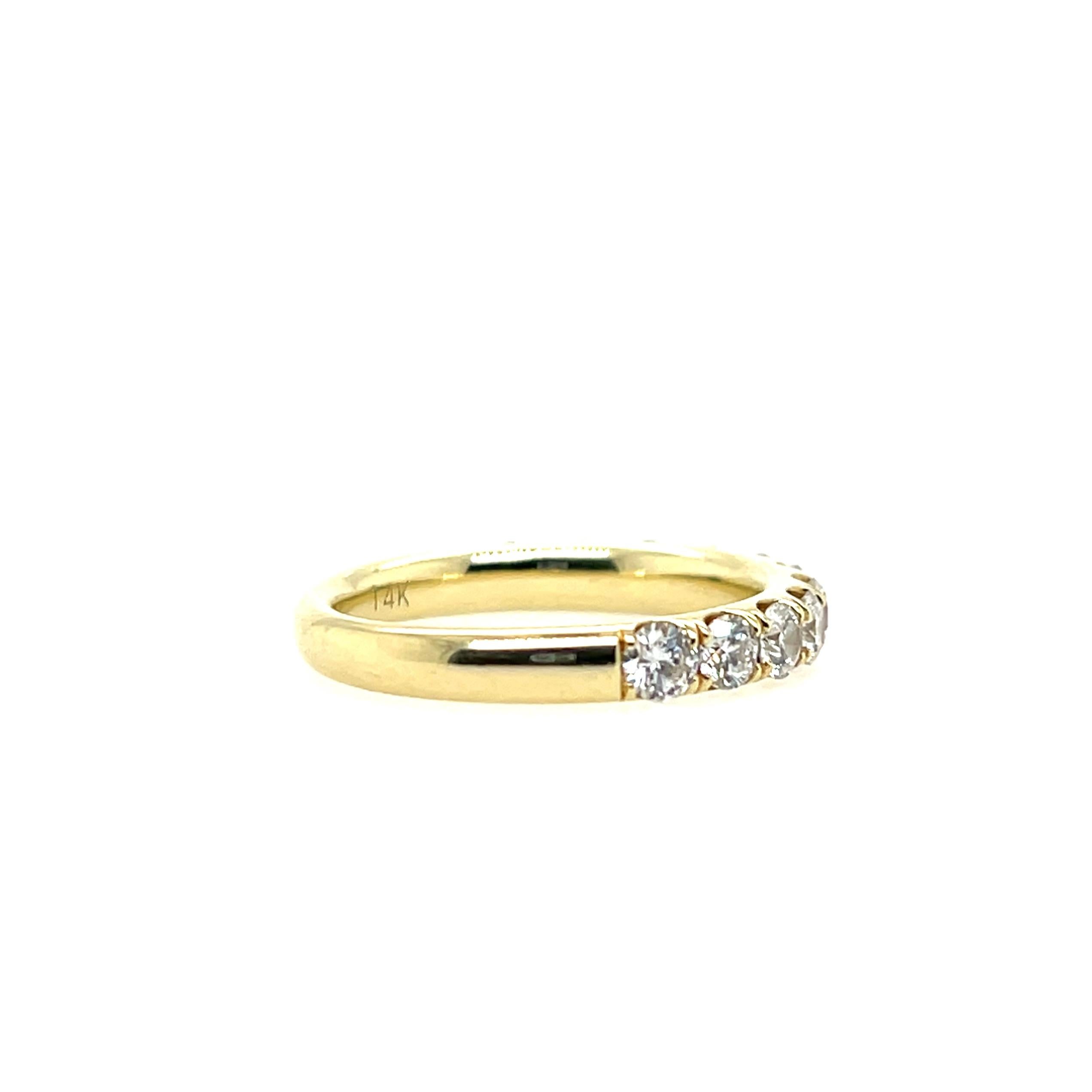 1.00 TCW Diamond Round Brilliant Cut Yellow Gold Wedding/Anniversary Band en vente 2