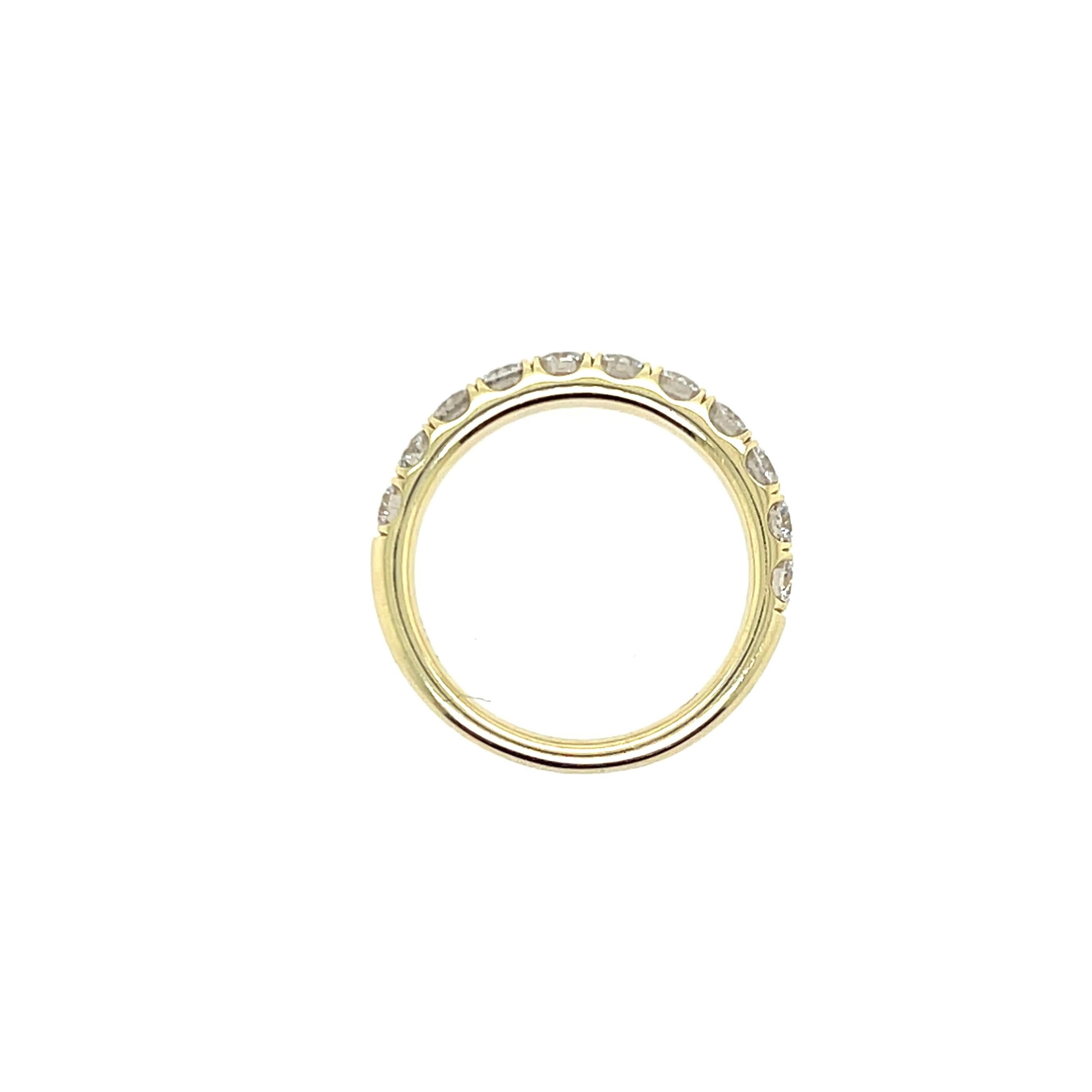 1.00 TCW Diamond Round Brilliant Cut Yellow Gold Wedding/Anniversary Band en vente 3