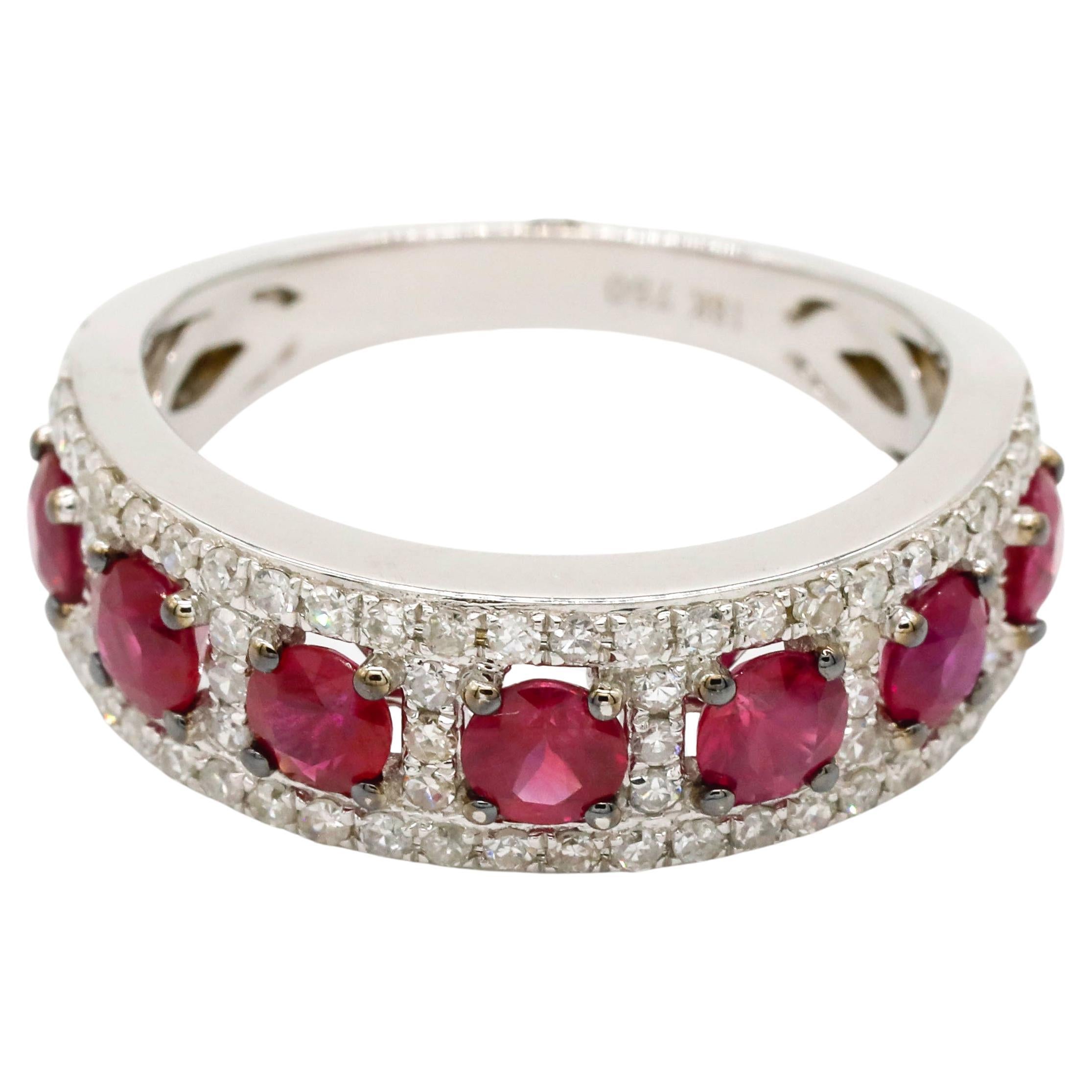 1.00 TCW Round Cut Ruby Prong Setting Diamond Band Ring in 18 k Gold White For Sale