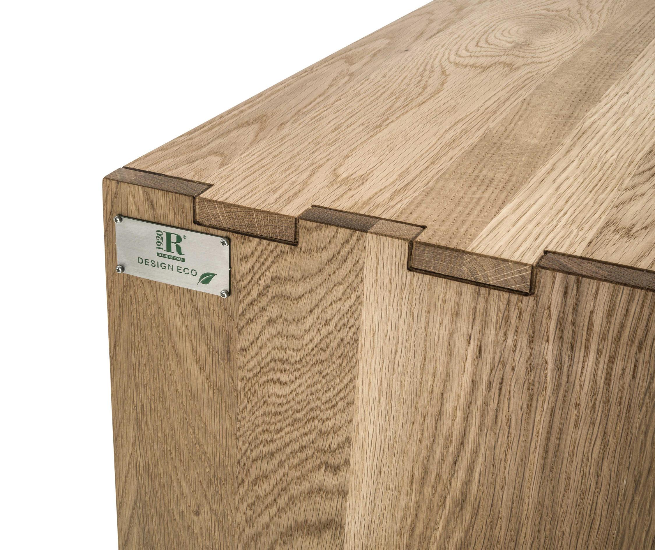 Aparador de madera maciza de roble con cajones, diseñado por C.R. & S., Made in Italy en Nuevo estado para la venta en Beverly Hills, CA