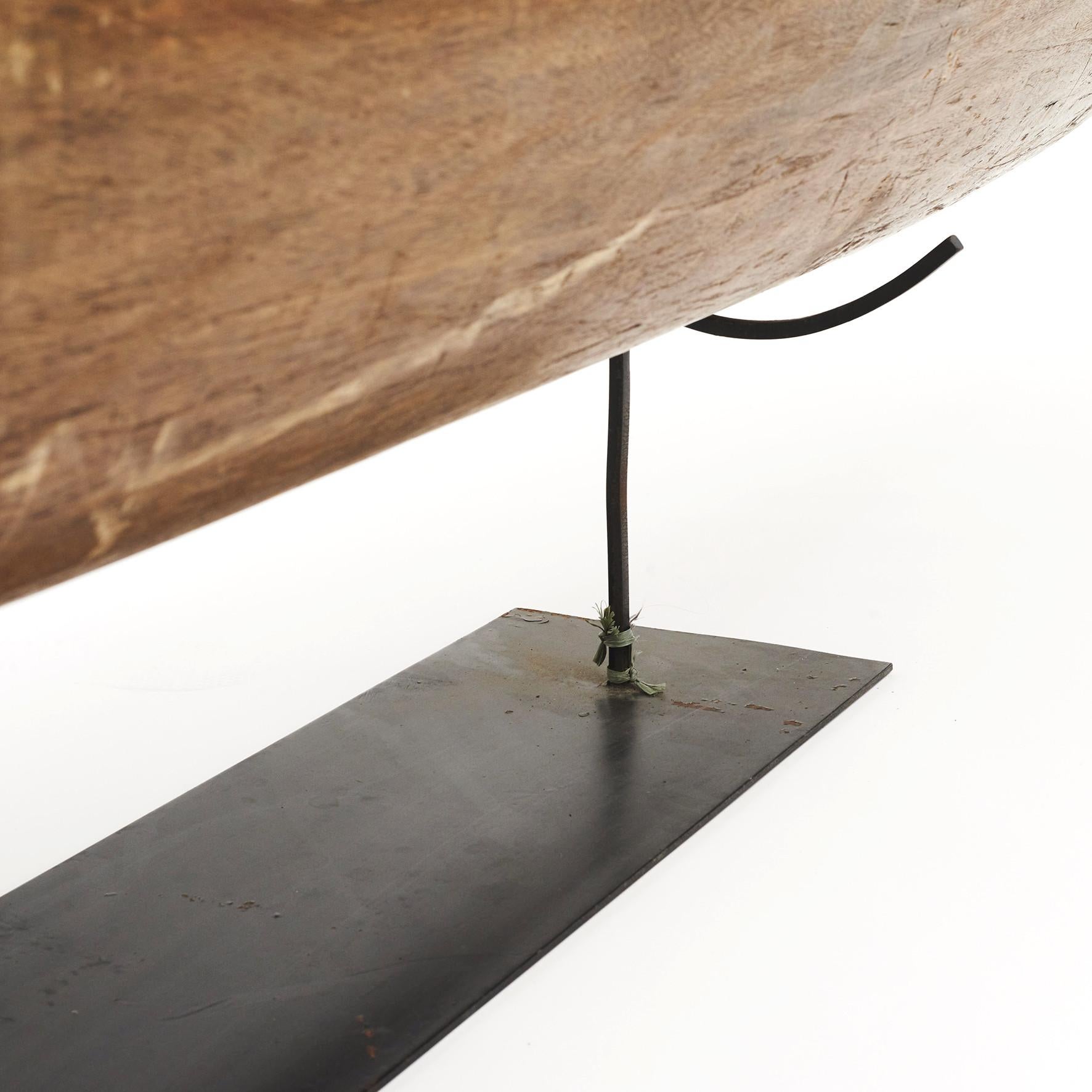 Legno massiccio Canoa di 100 anni fa scolpita da un unico pezzo di legno duro di Molave in vendita