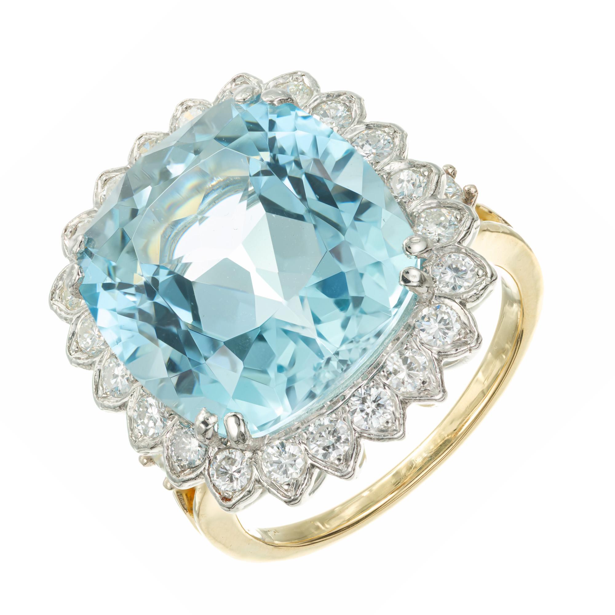 10.00 Carat Aquamarine Diamond Halo Two-Tone Gold Cocktail Ring  In Good Condition For Sale In Stamford, CT