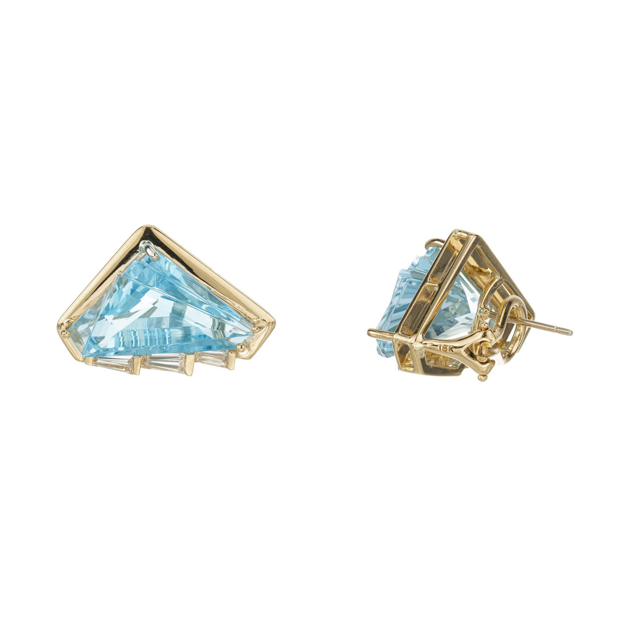 10.00 Carat Blue Topaz Diamond Yellow Gold Lever Back Earrings In Excellent Condition For Sale In Stamford, CT