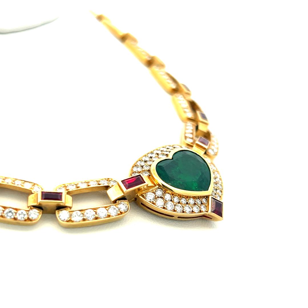 10.00 Carat Emerald 6.00 Carat Round Diamond 5.10 Carat Ruby 18K YG Necklace For Sale 2