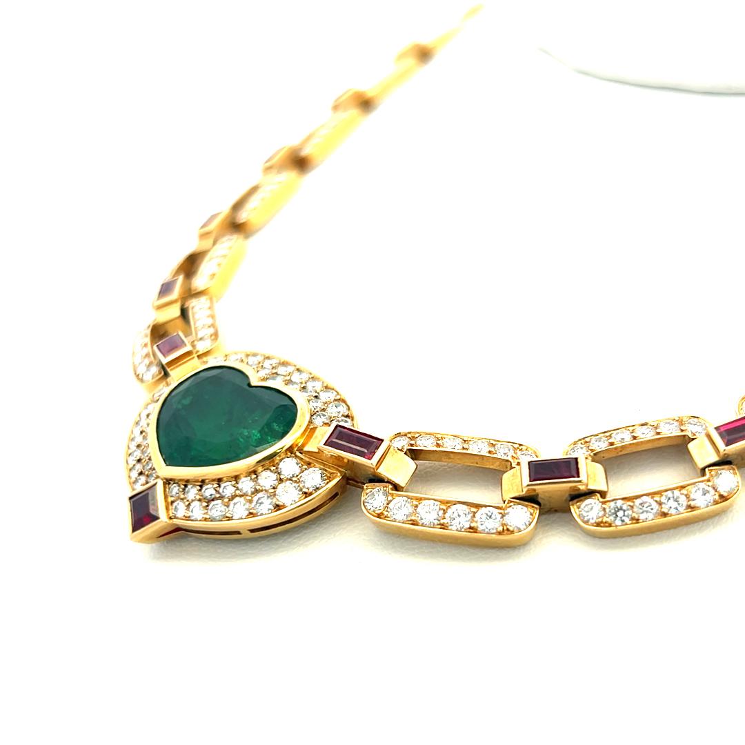 10.00 Carat Emerald 6.00 Carat Round Diamond 5.10 Carat Ruby 18K YG Necklace For Sale 3