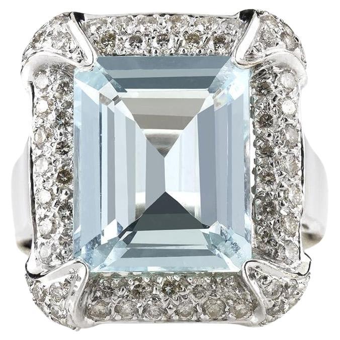 Anello con acquamarina taglio smeraldo e diamanti da 10,00 carati in vendita